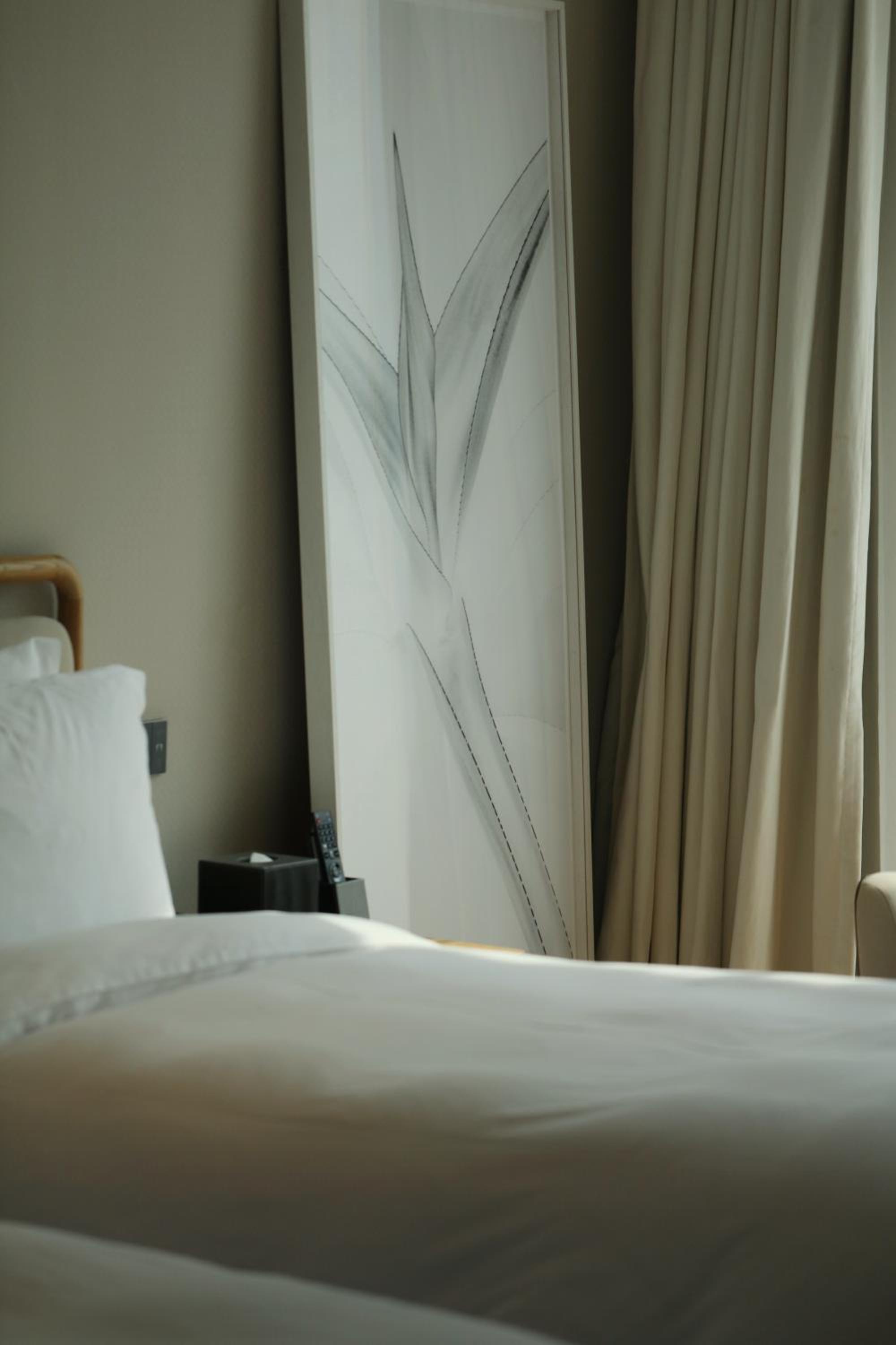 Twin Bed Room-Free MiniBar and Free daily afternoon tea photo 1