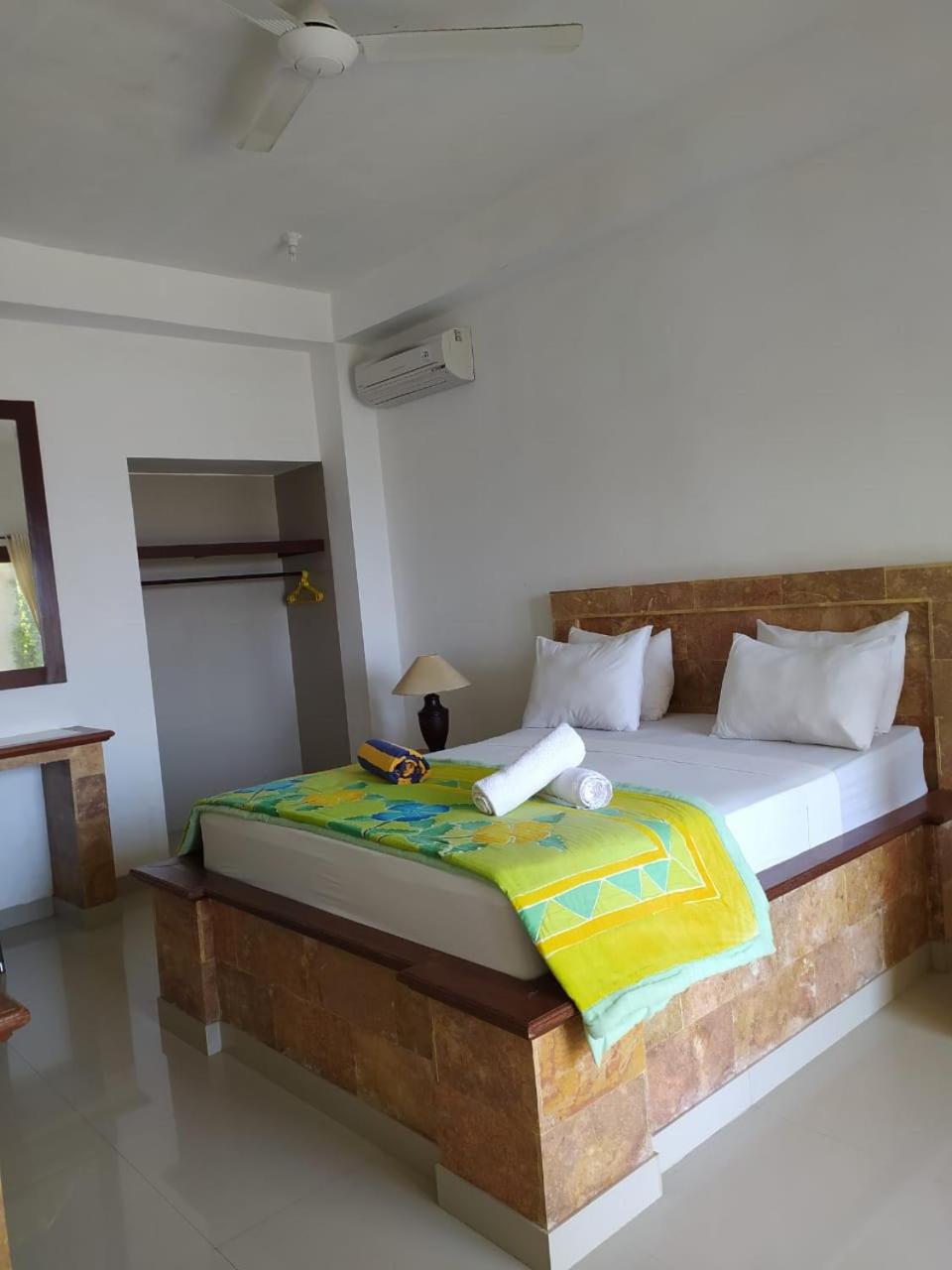Double Room with Sea View - Photo 30