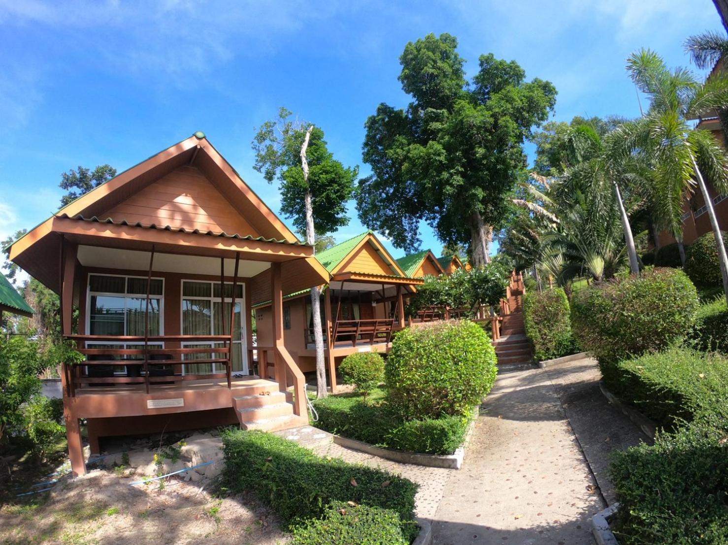 Deluxe Double Room with Balcony photo 3