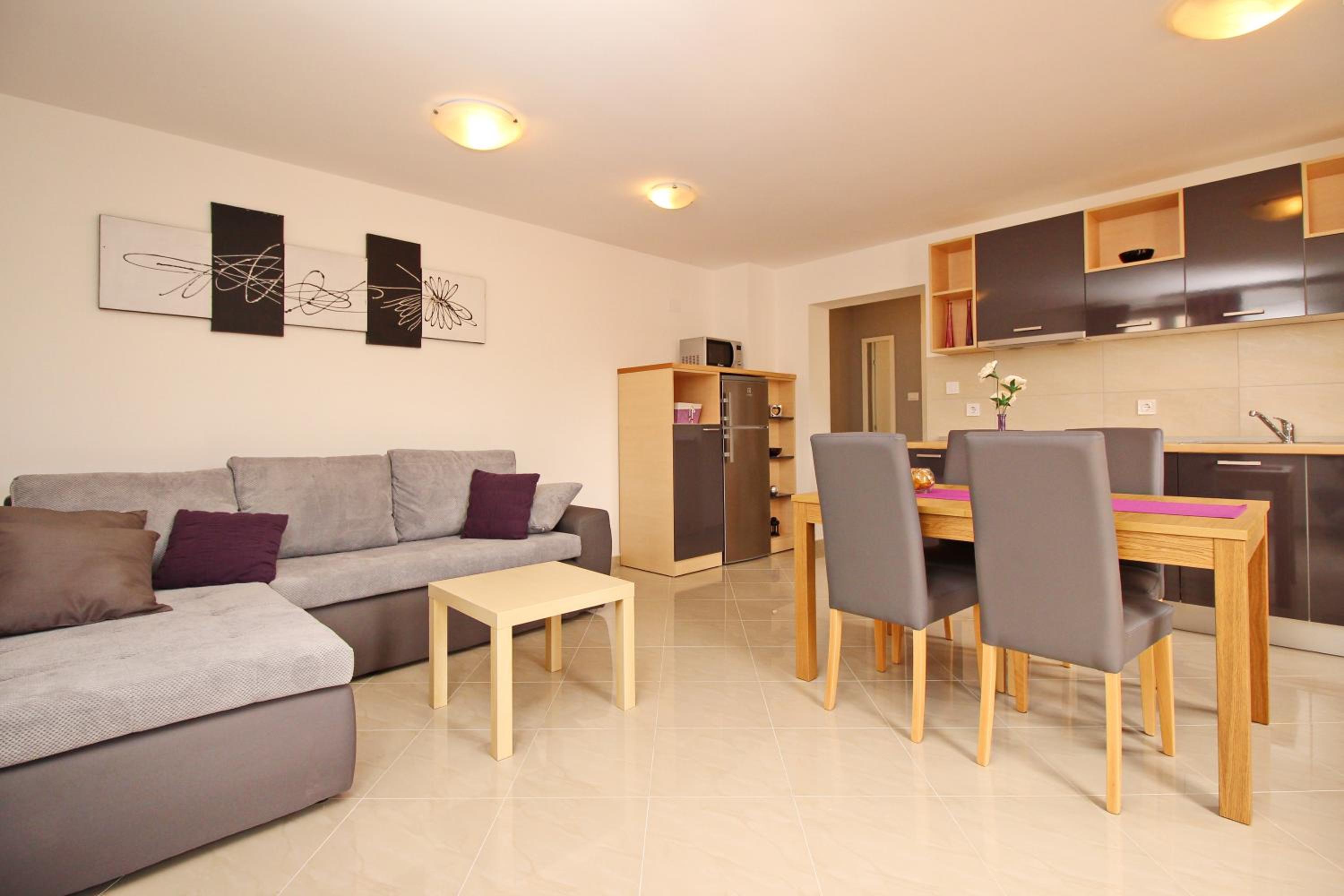 Apartment photo 1