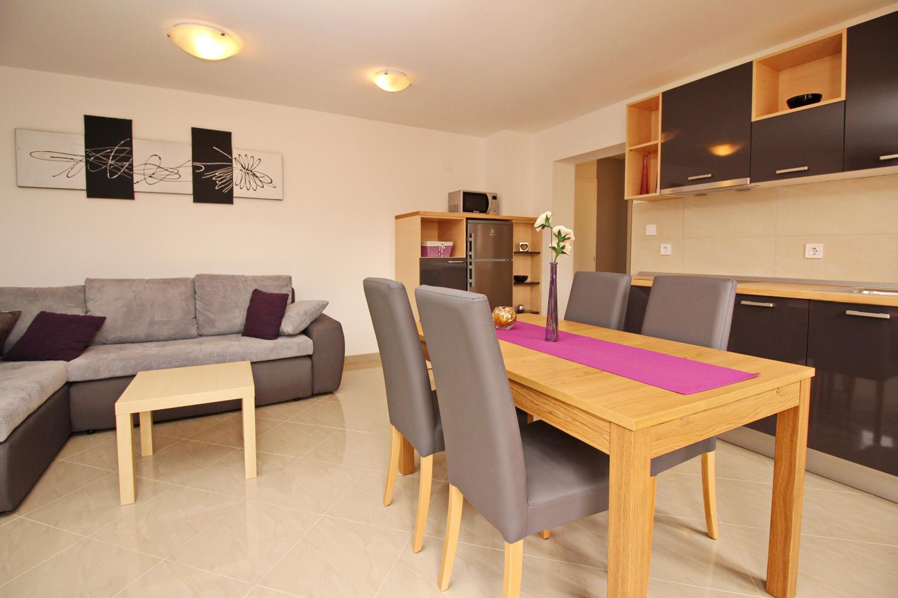 Apartment photo 3