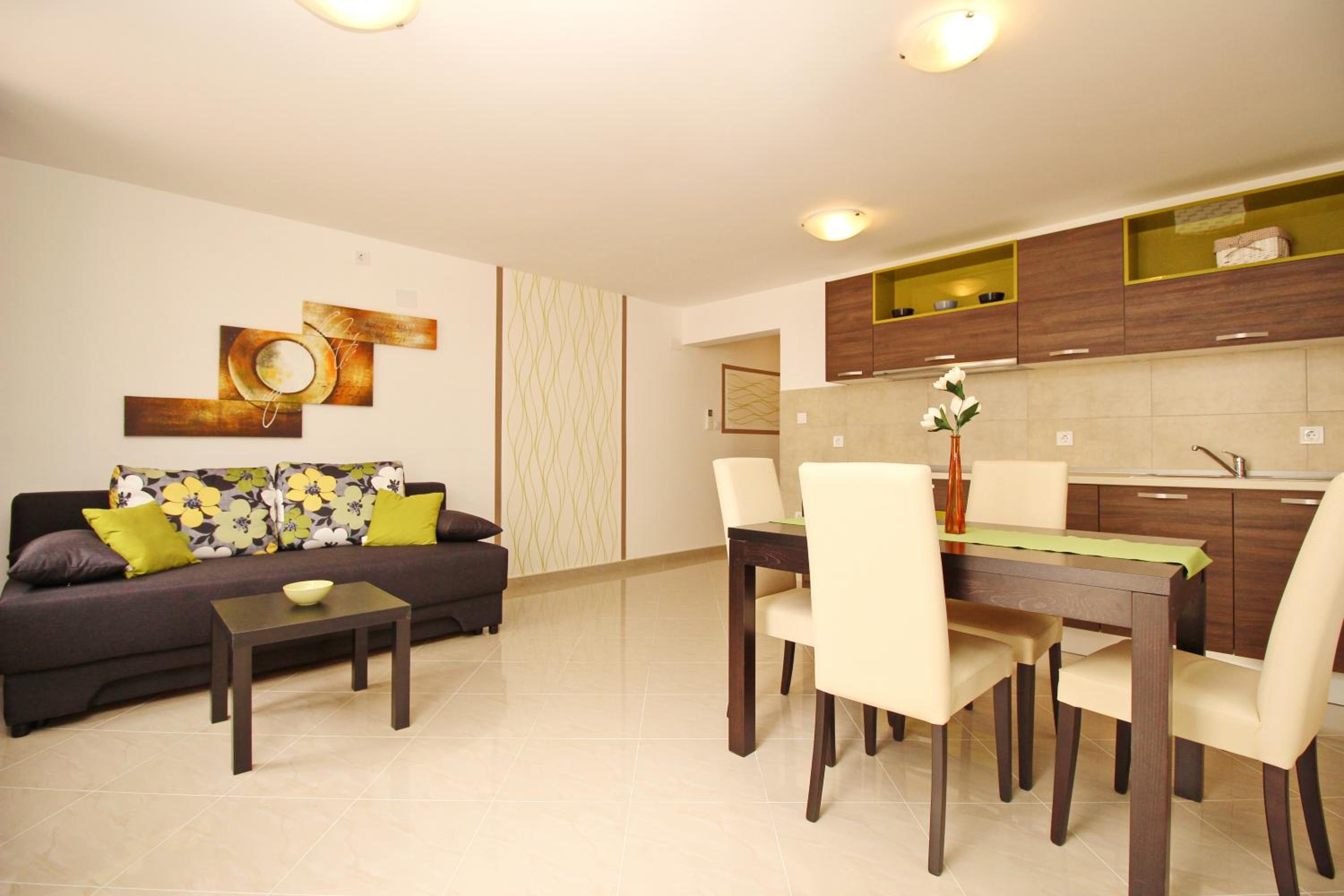 Apartment photo 1