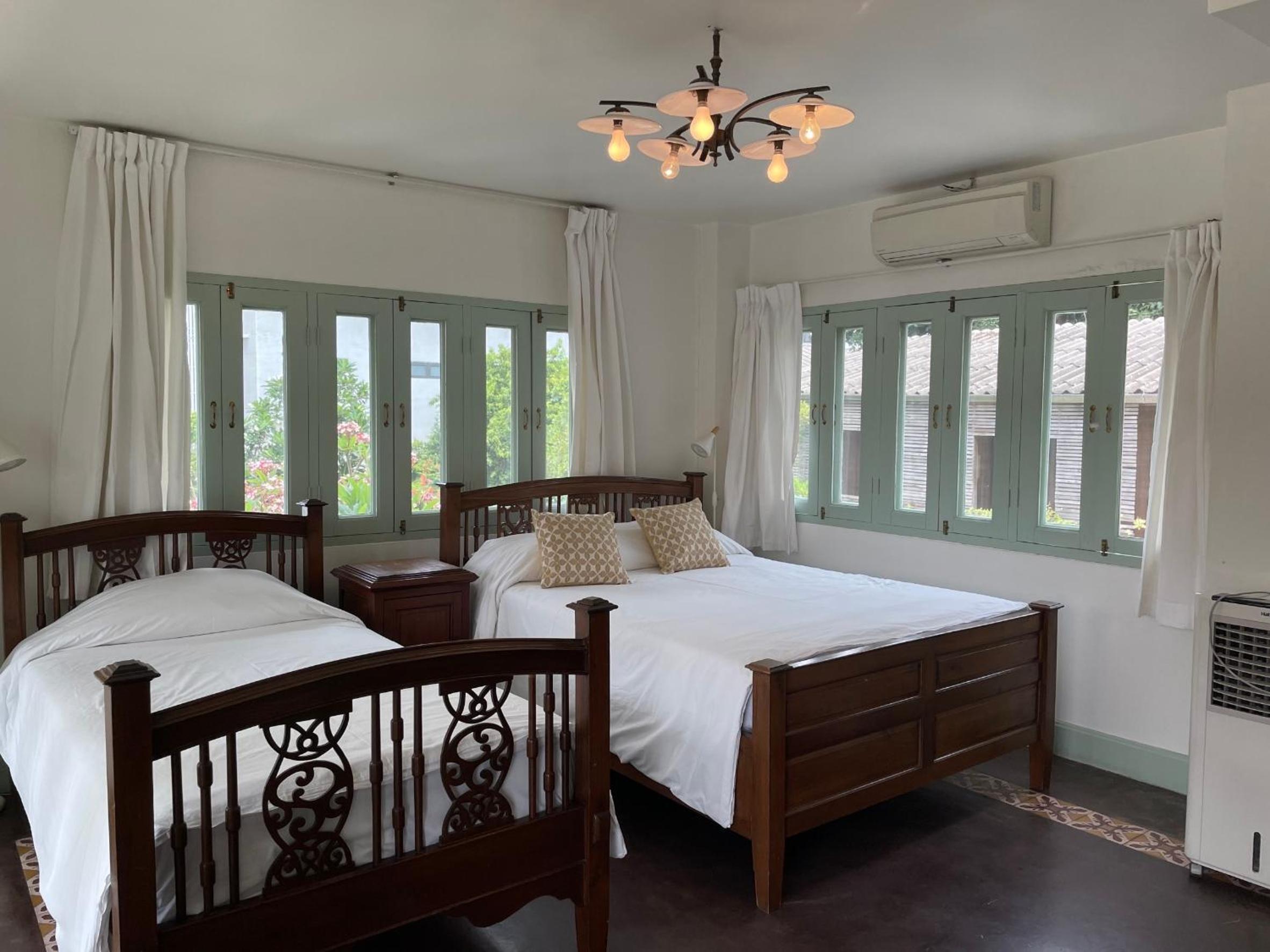 Deluxe Double Room with Balcony - Photo 22