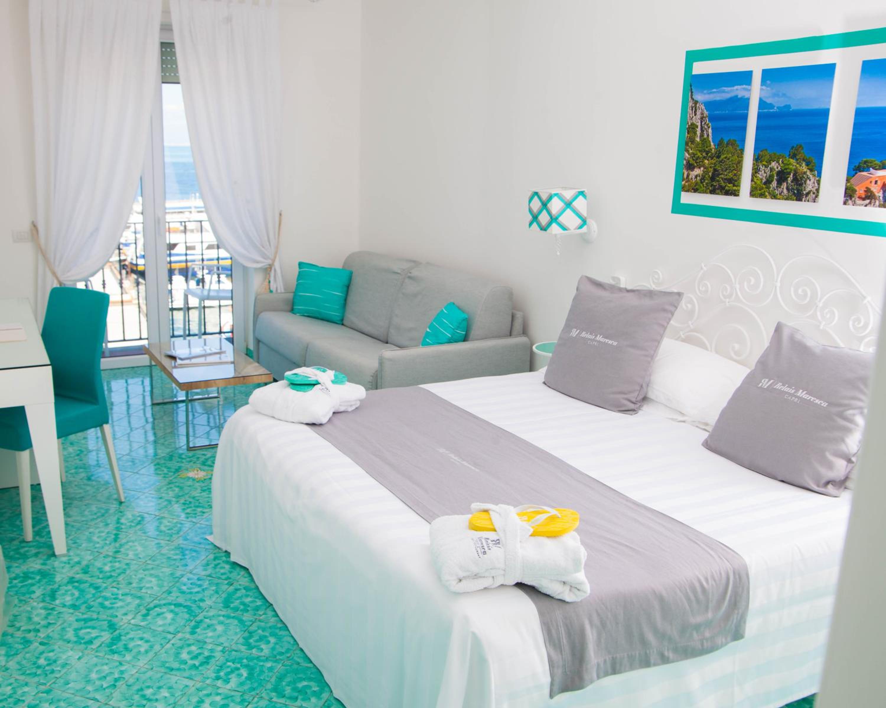 Family Room with Sea View and Balcony - Photo 1