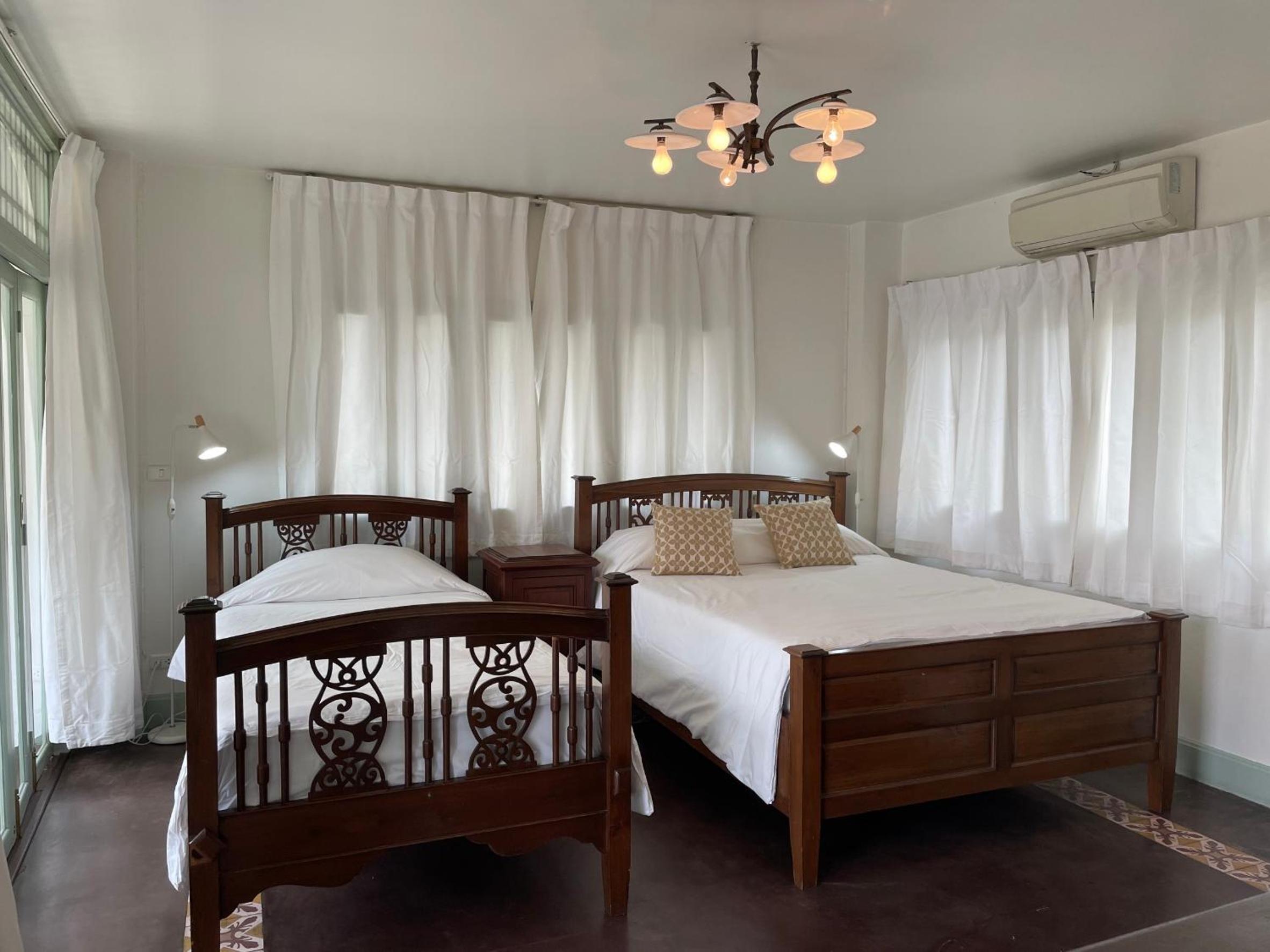 Deluxe Double Room with Balcony - Photo 20