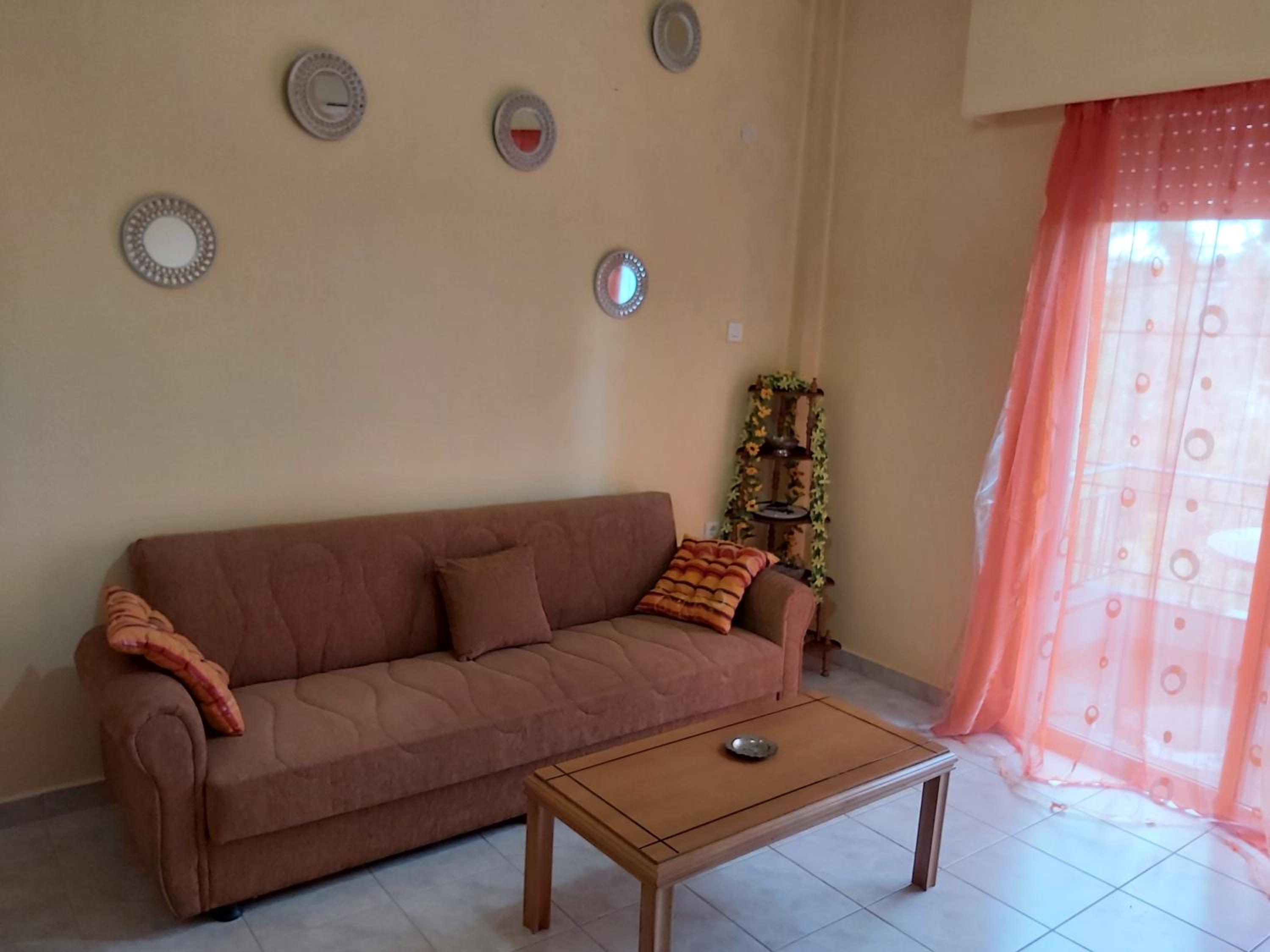 One-Bedroom Apartment - Photo 7