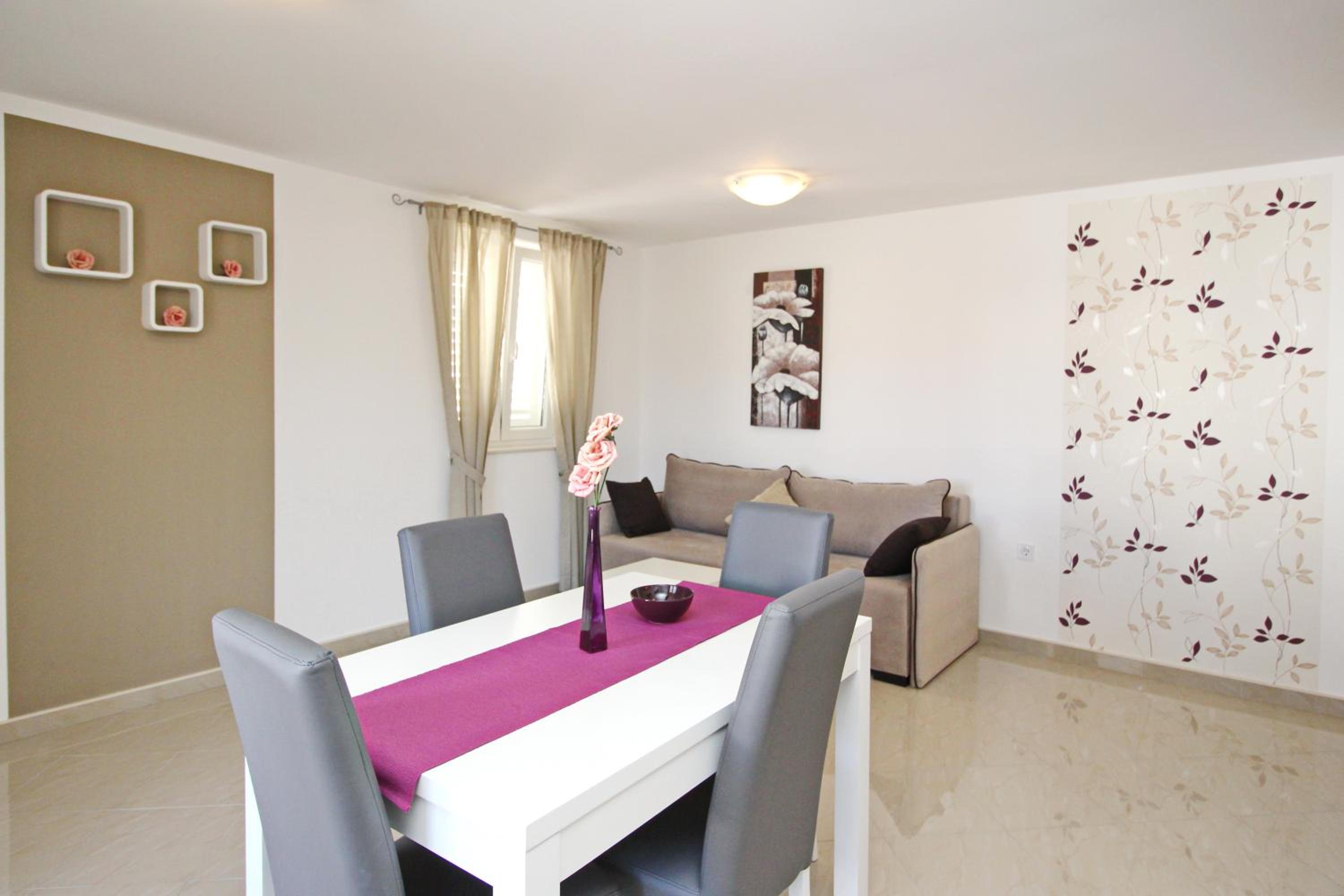 Apartment photo 3