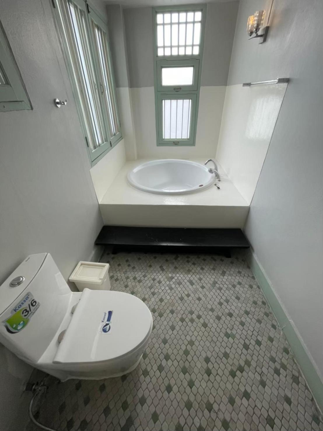 Deluxe Double Room with Balcony - Photo 6