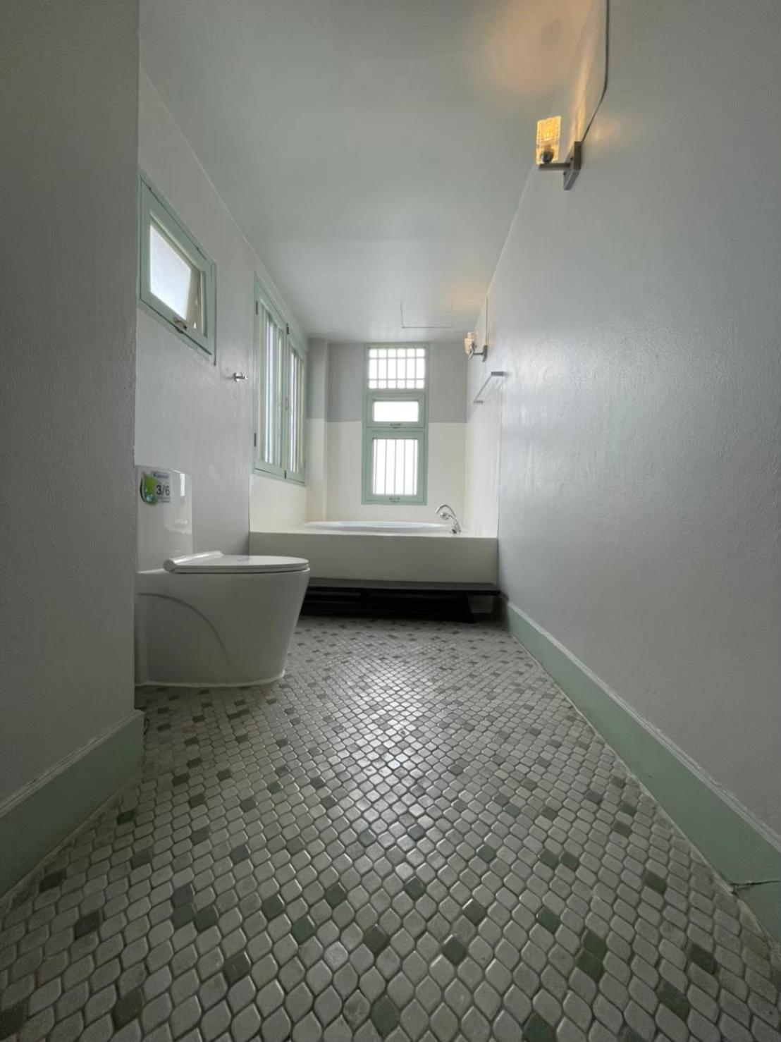 Deluxe Double Room with Balcony - Photo 8