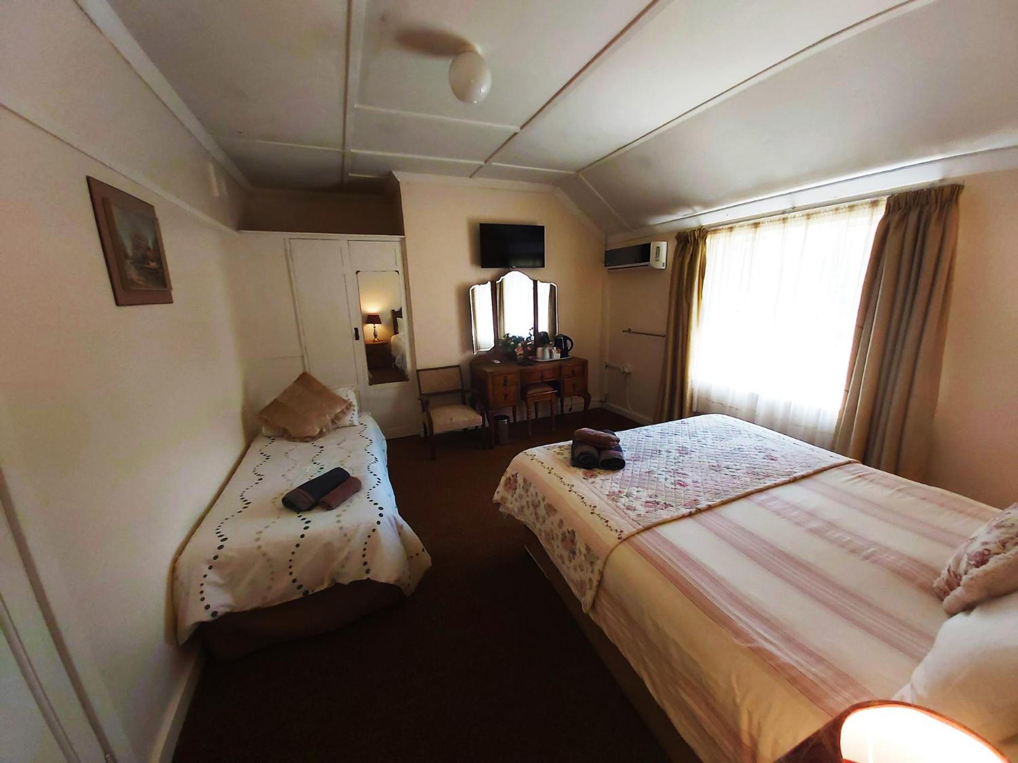 Triple Room - Photo 6