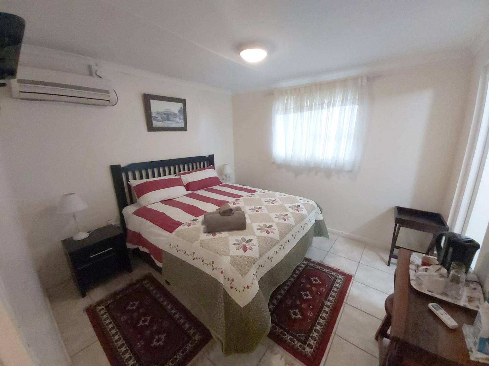 Double Room with Private Bathroom - Photo 5