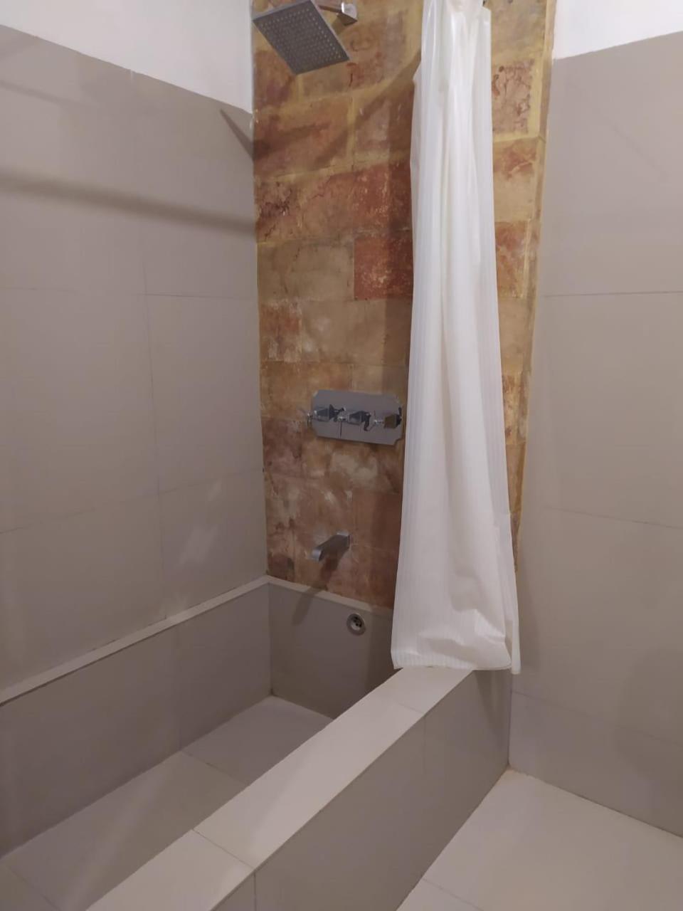 Double Room with Sea View - Photo 10