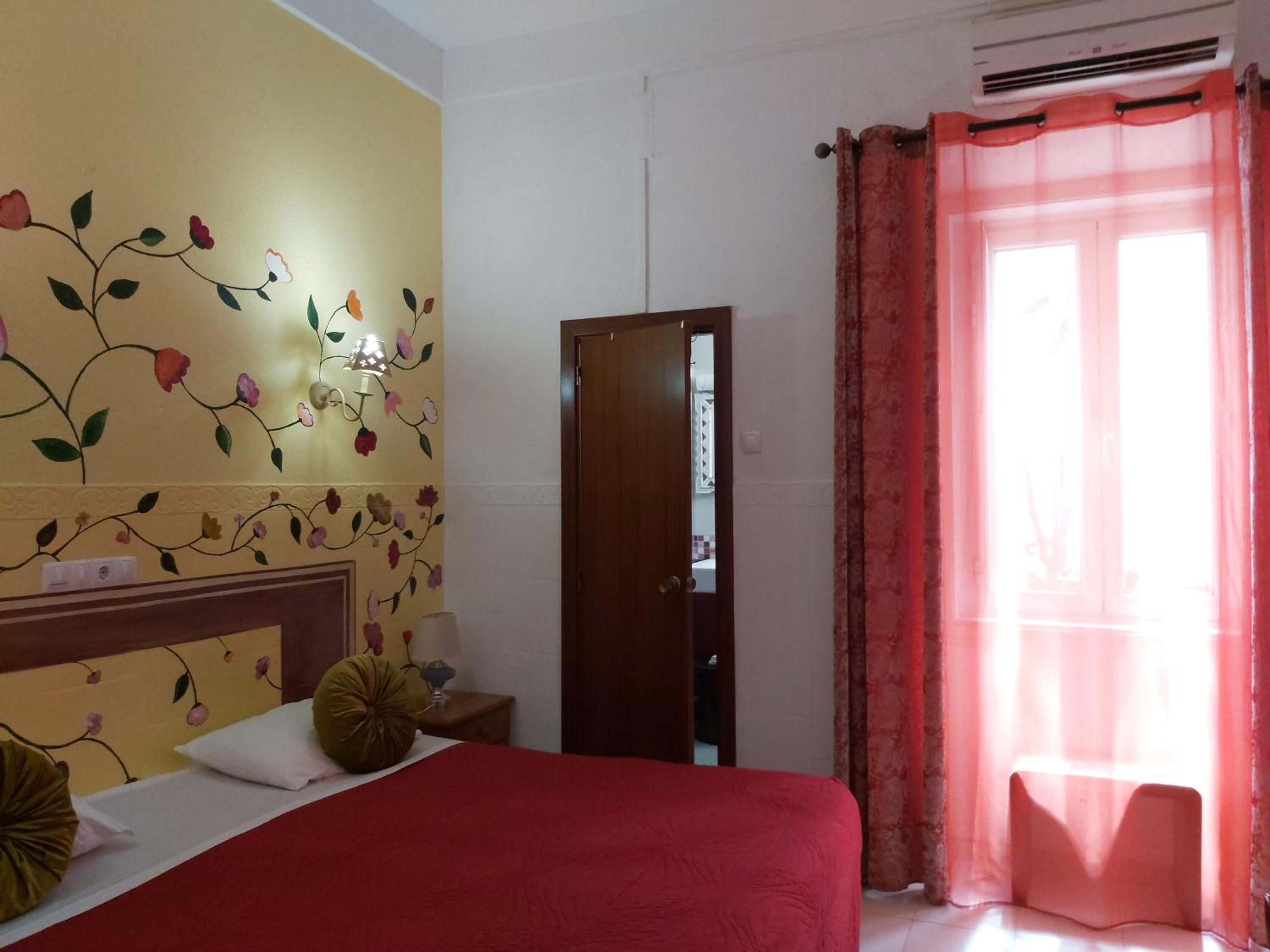 Double or Twin Room - Photo 3