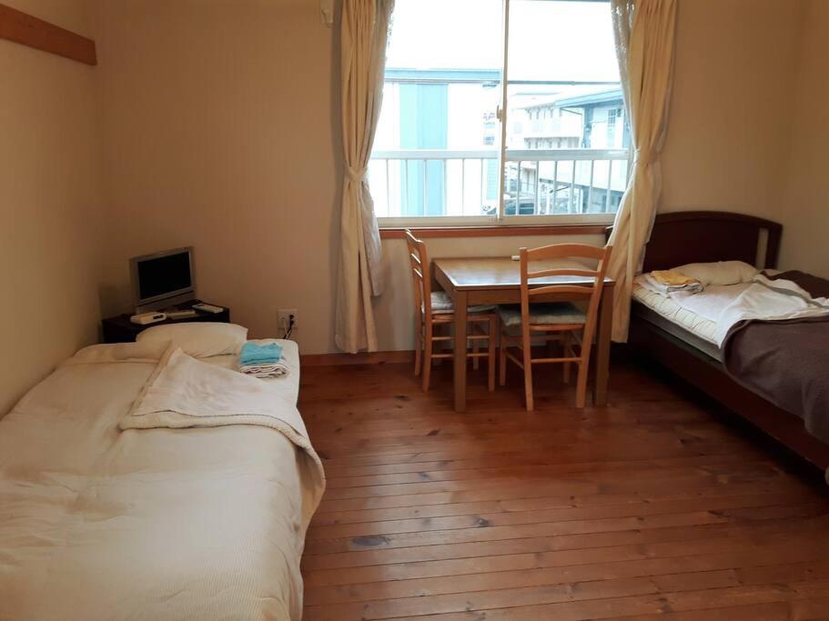 Single Room with Bathroom photo 1