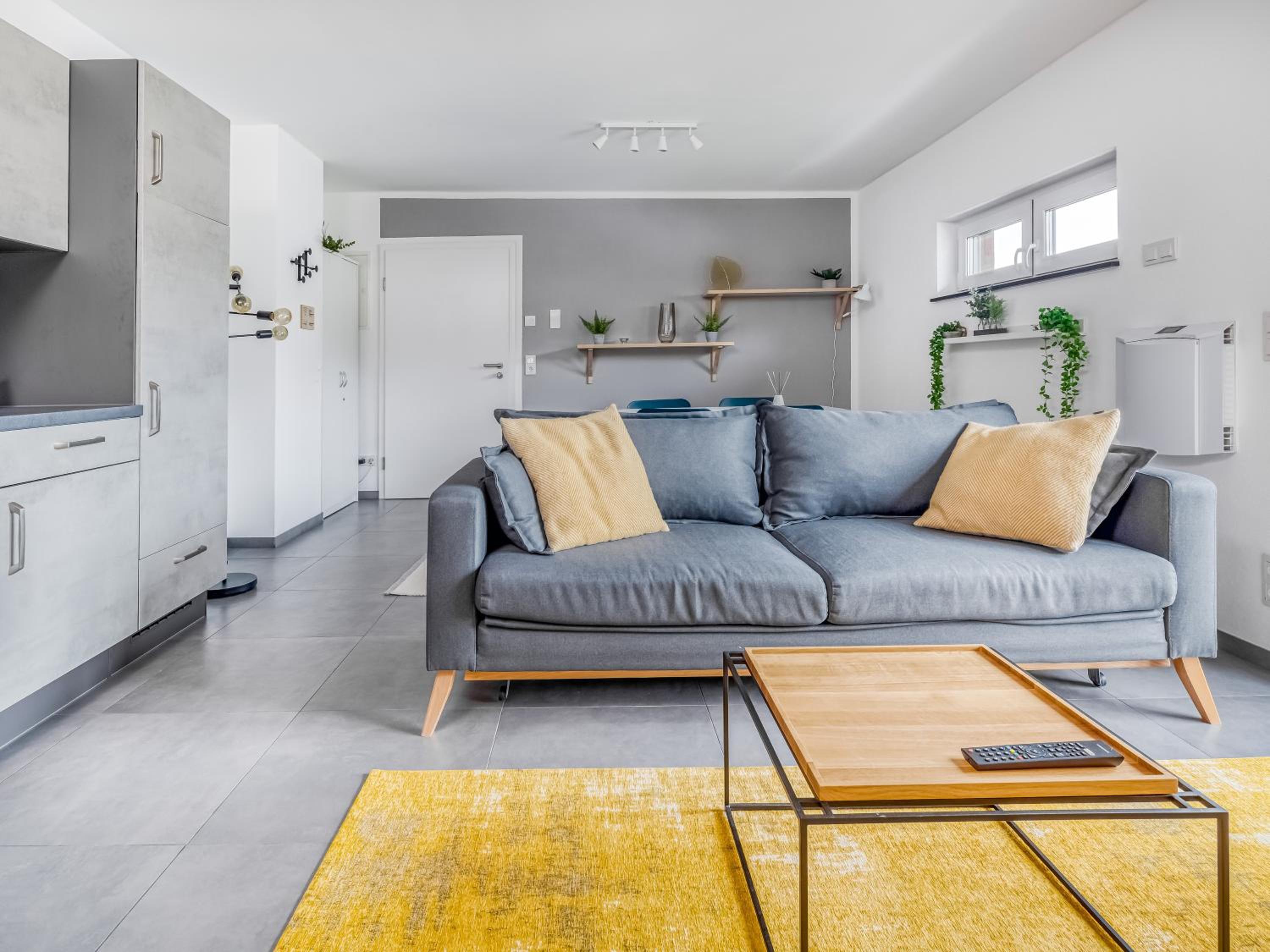 One-Bedroom Suite with Balcony - Photo 7