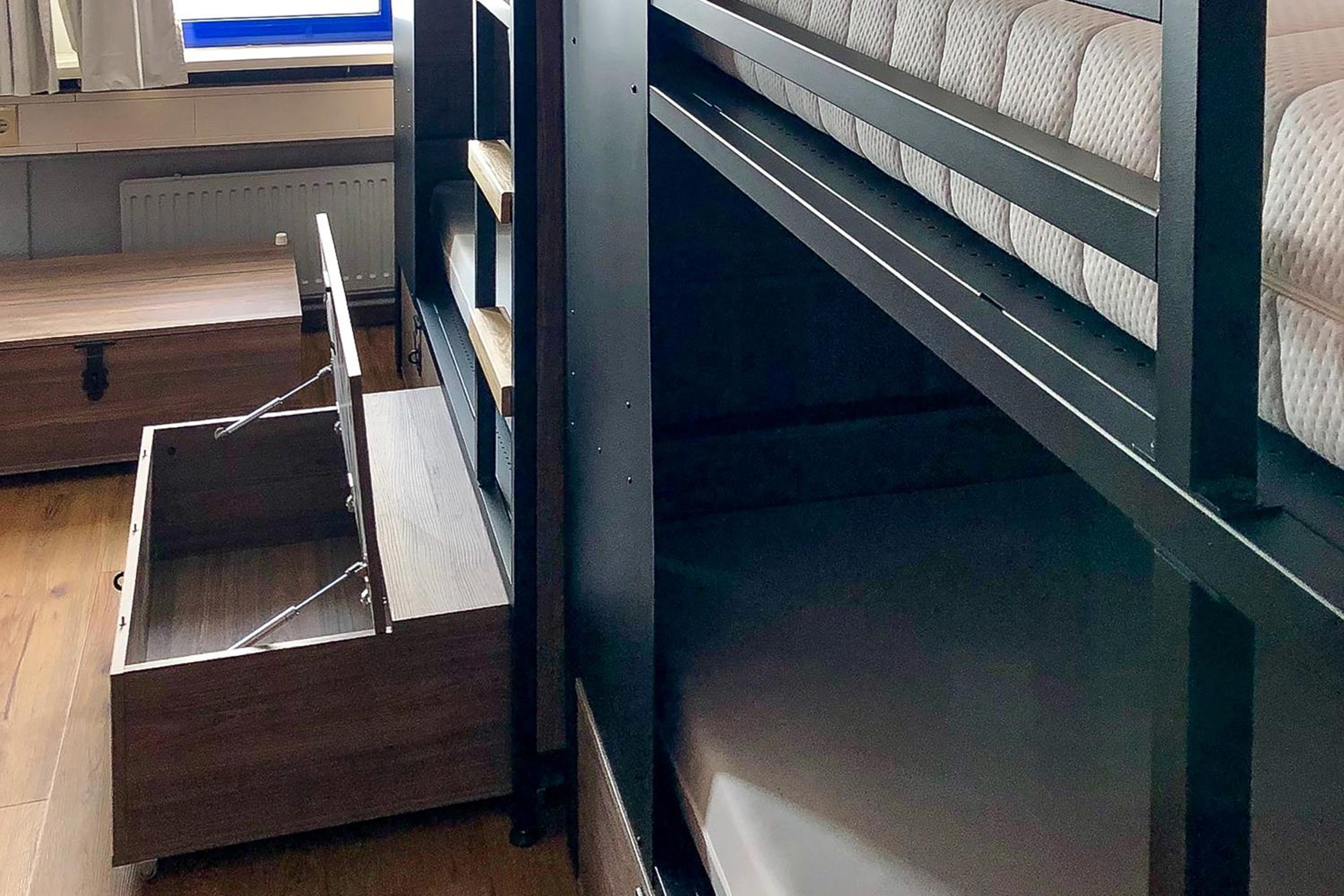 Single Bed in 6-Bed Dormitory Room photo 1