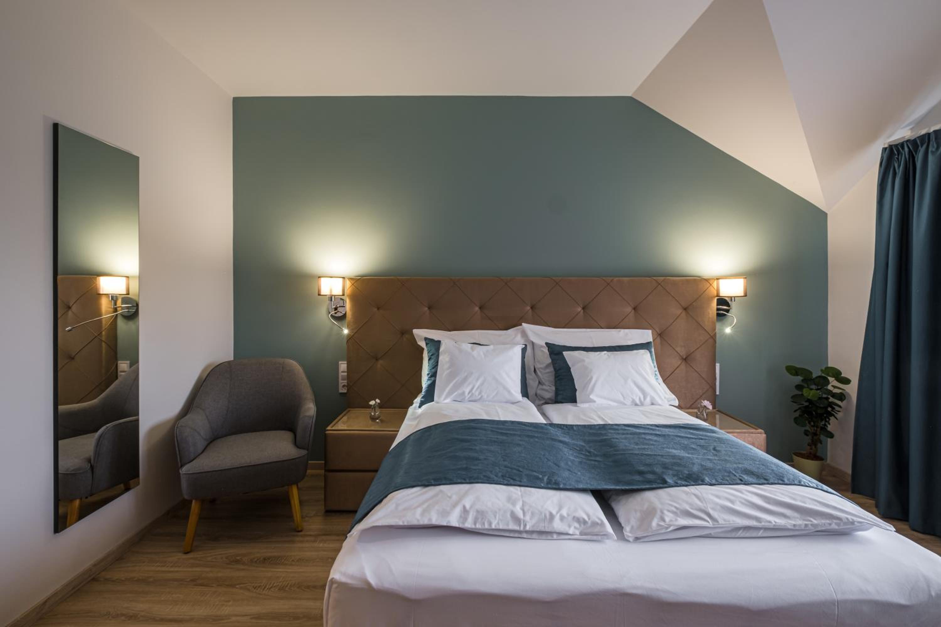 Standard Queen Room - Photo 6