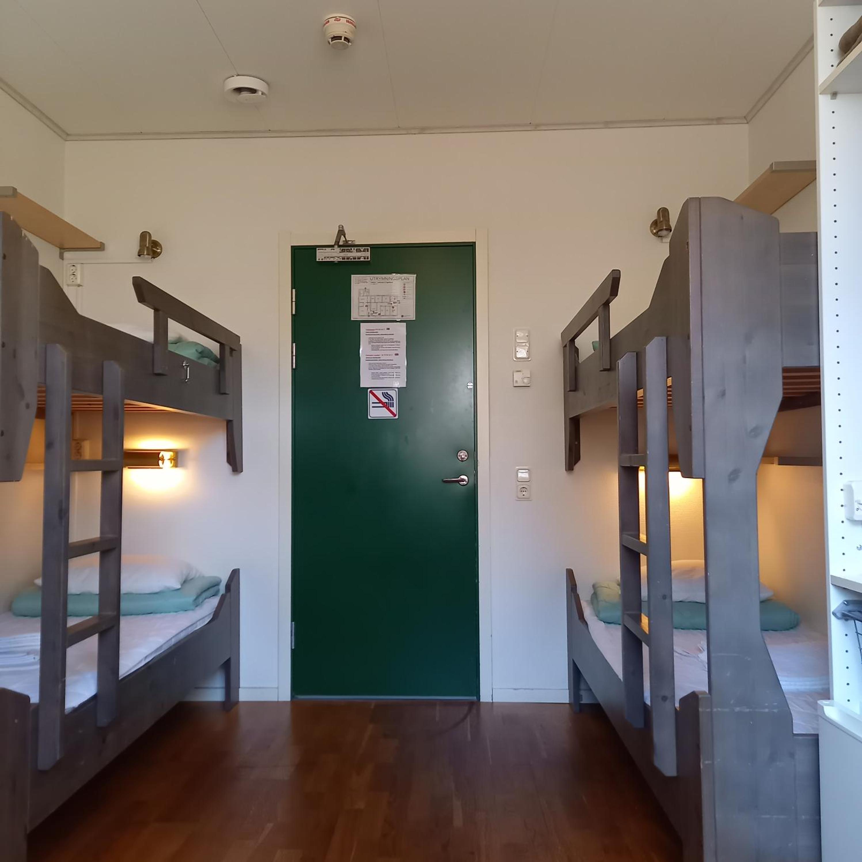Economy Quadruple Room with Shared Bathroom photo 3
