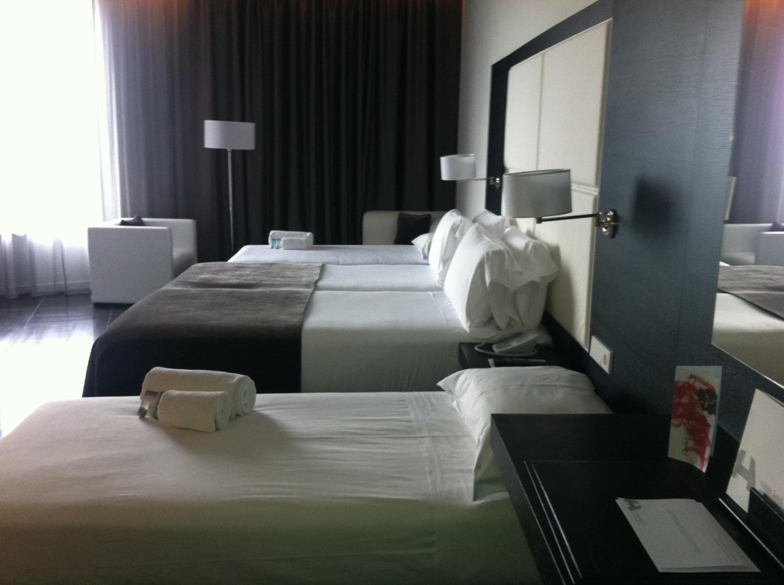 Quadruple Room (4 Adults) - Photo 4