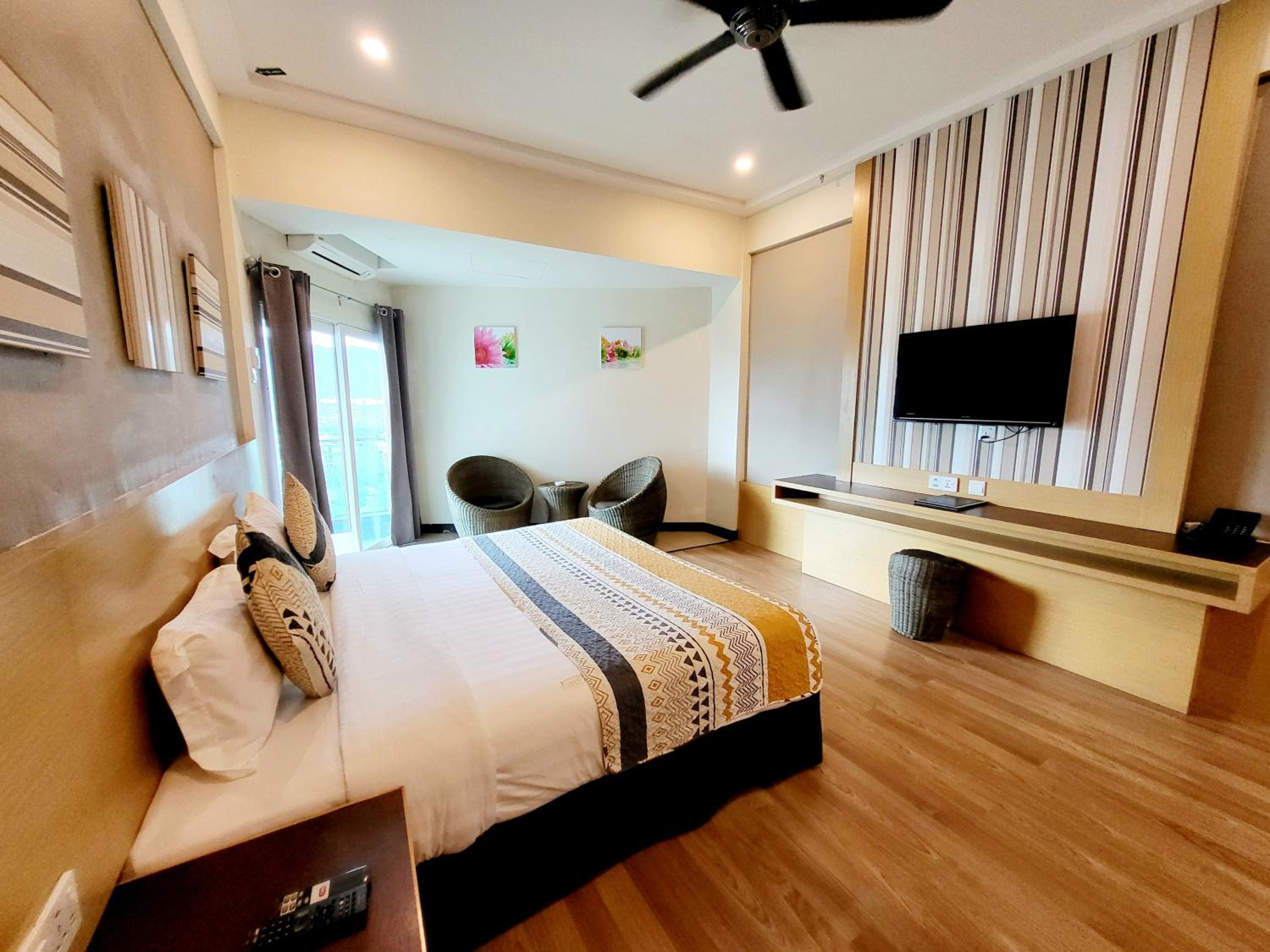 Superior King Room - Photo 2
