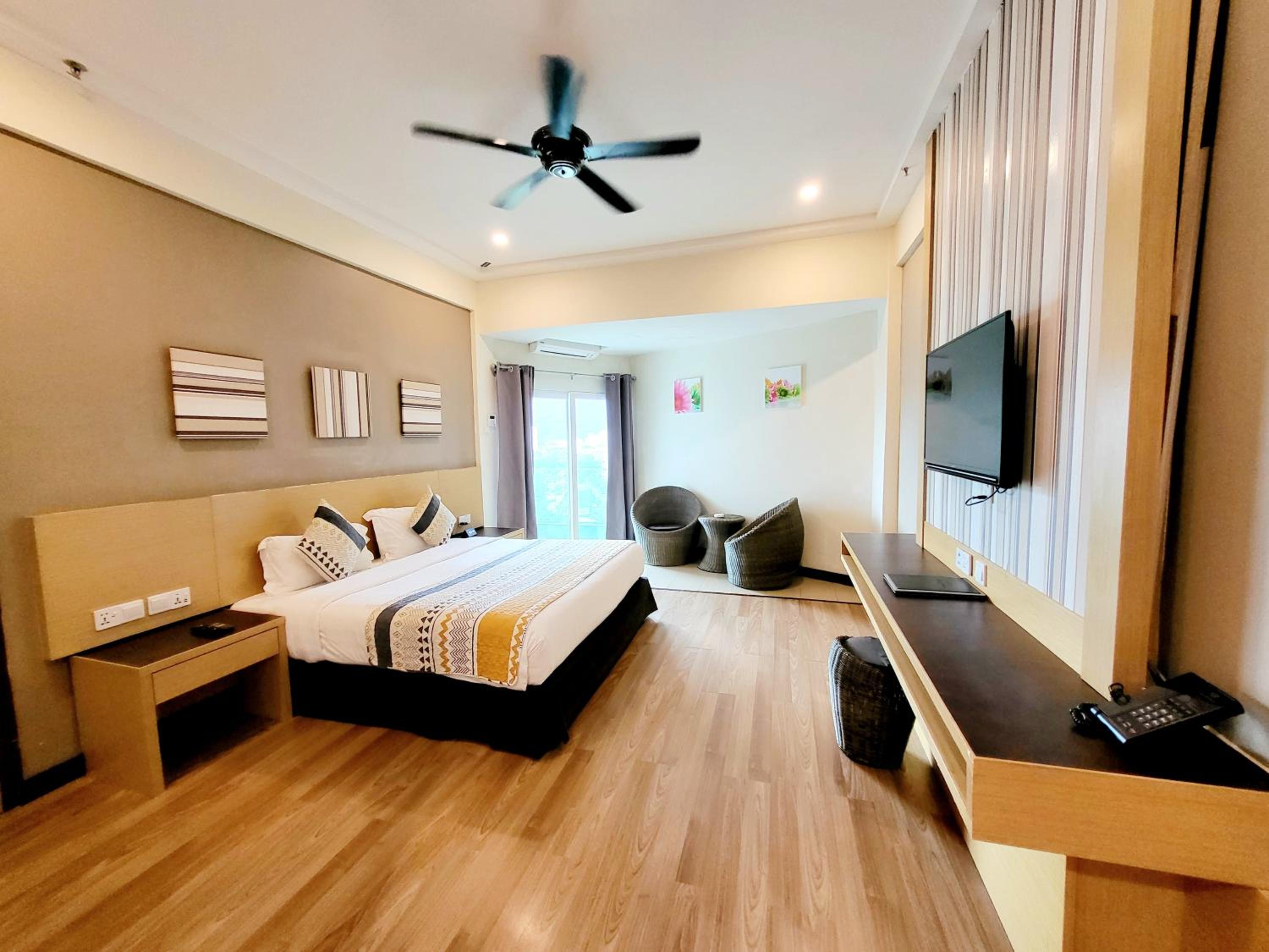 Superior King Room - Photo 4