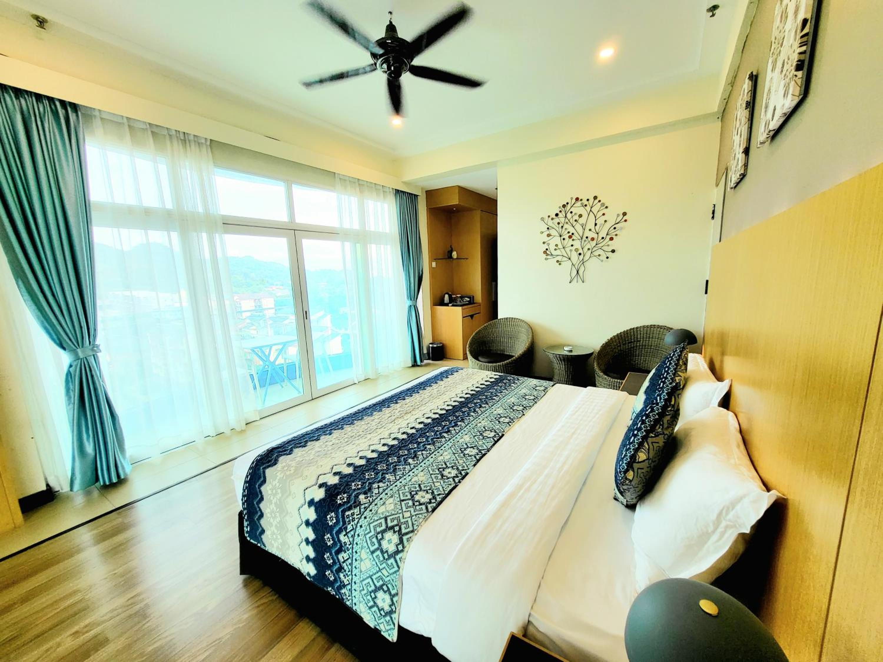 Premier Deluxe Room - Photo 2