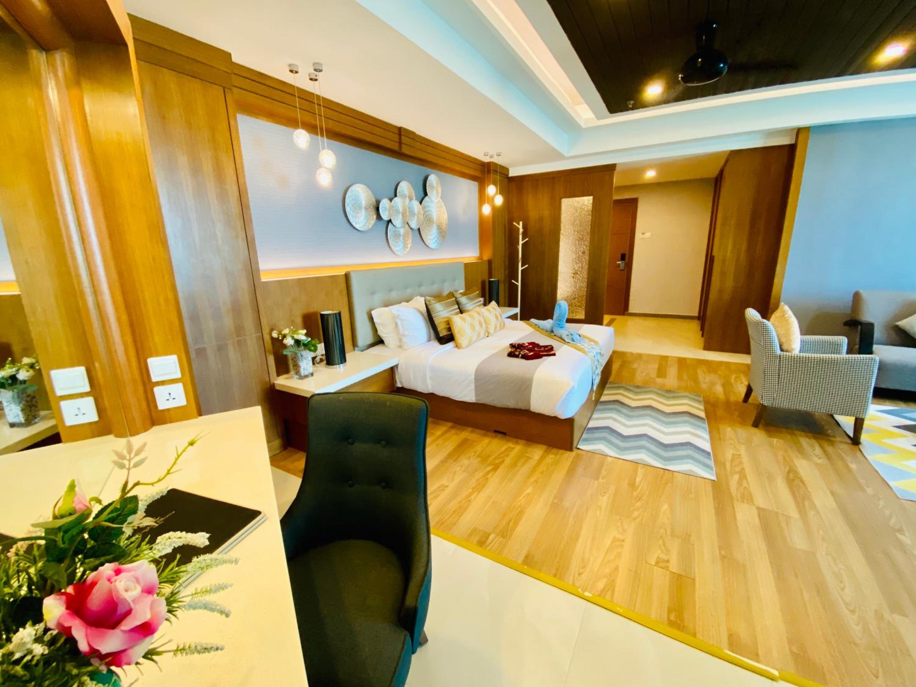 Suite - Photo 9