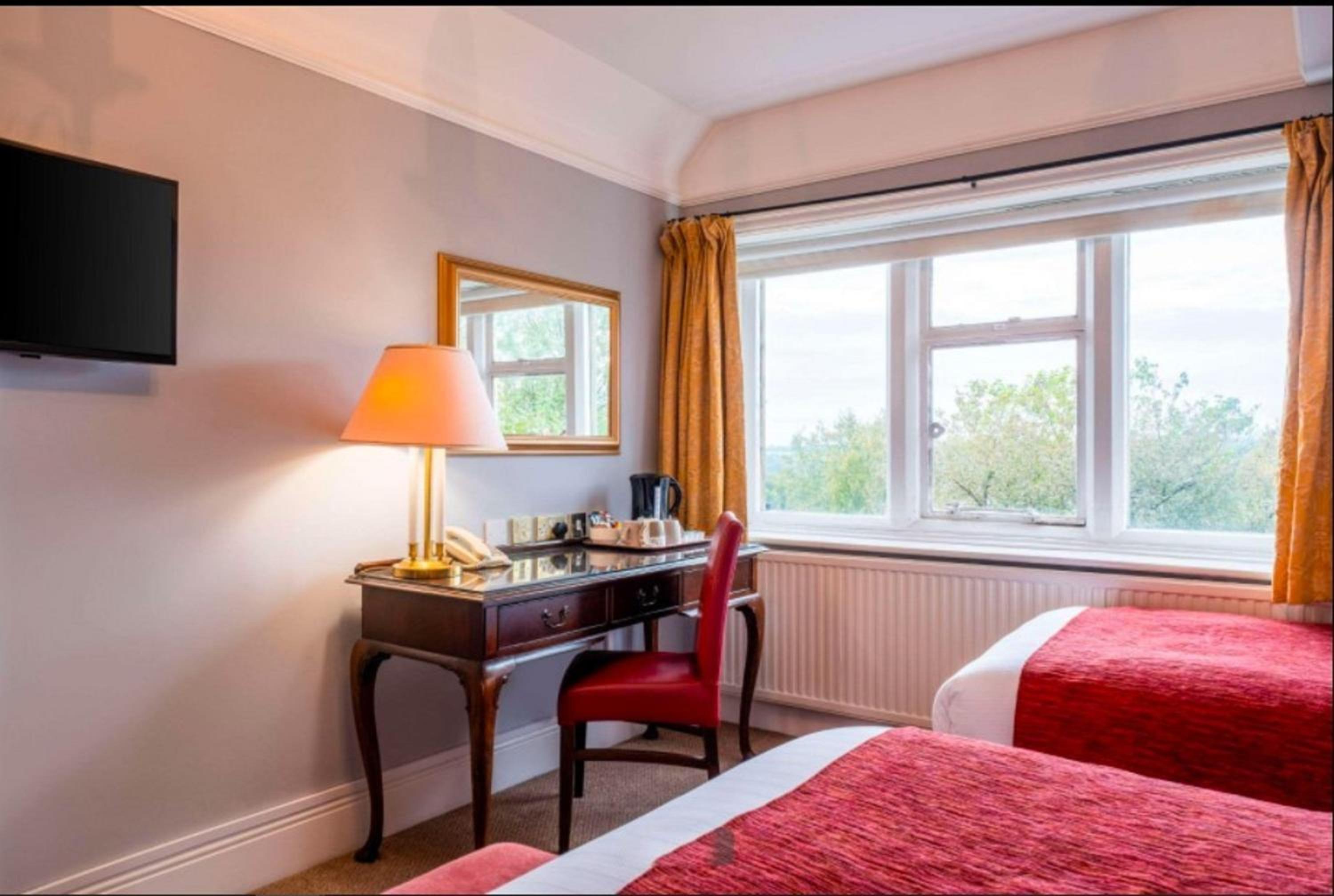 Standard Twin Room - Photo 3