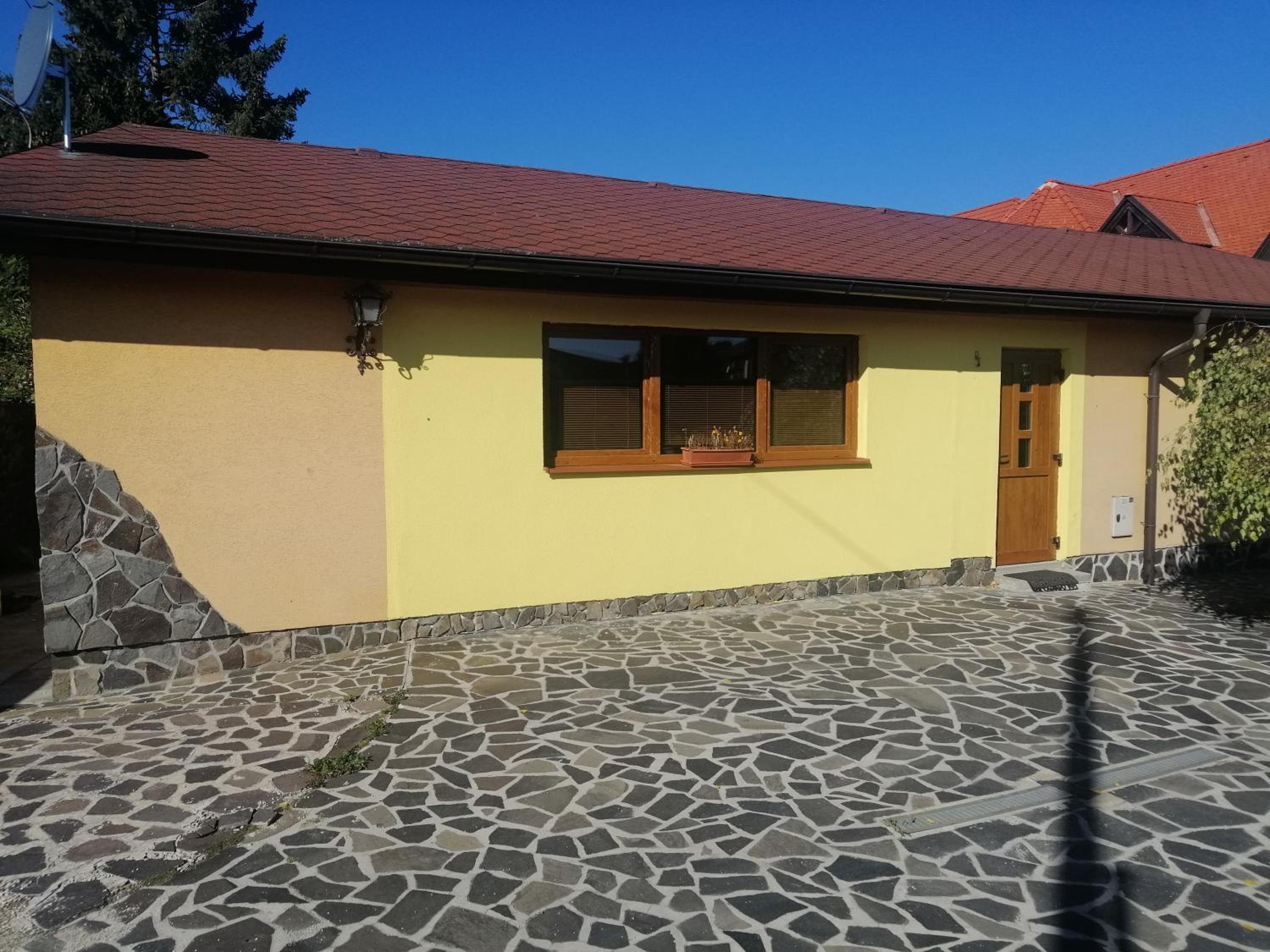 Two-Bedroom House - Photo 4