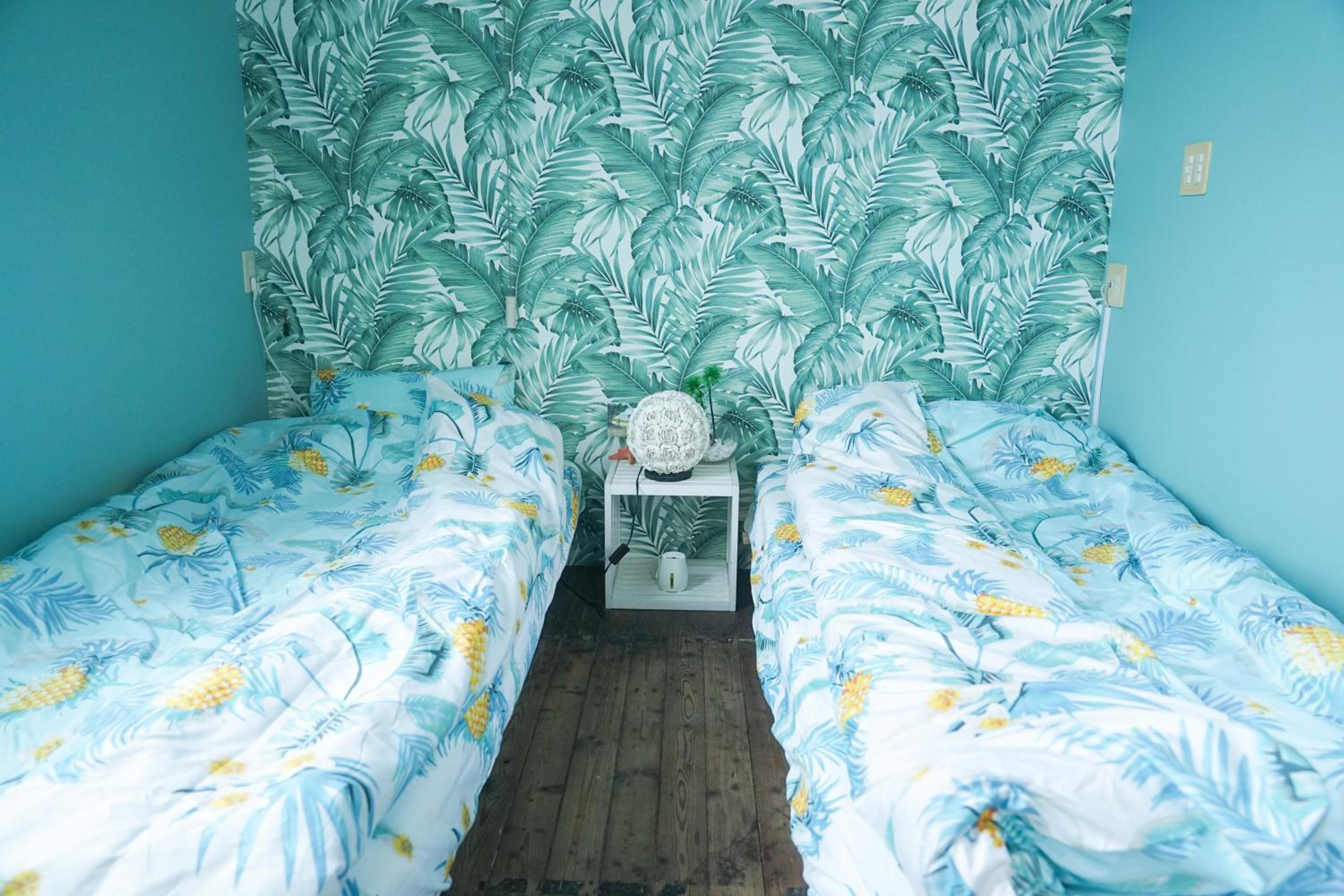 Twin Room with Private Bathroom - Photo 14