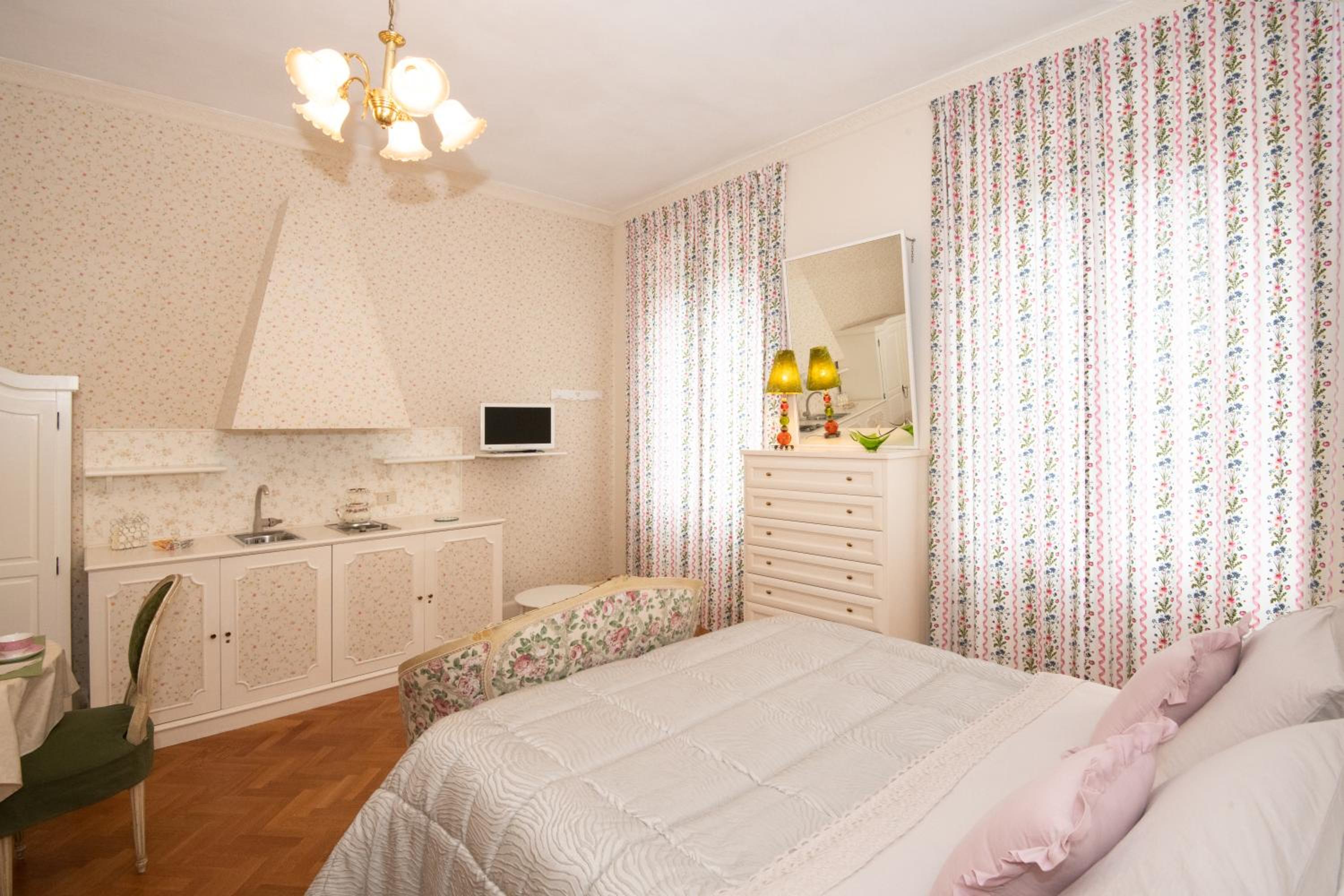 Standard Double Room photo 3