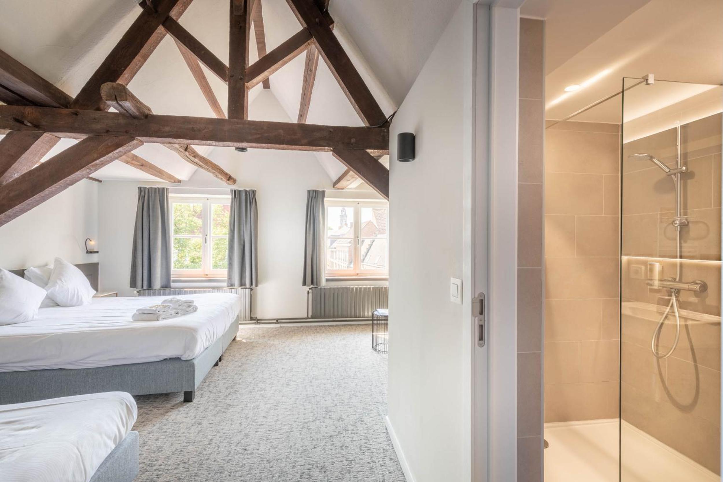 Triple Room with Canal View - Photo 6