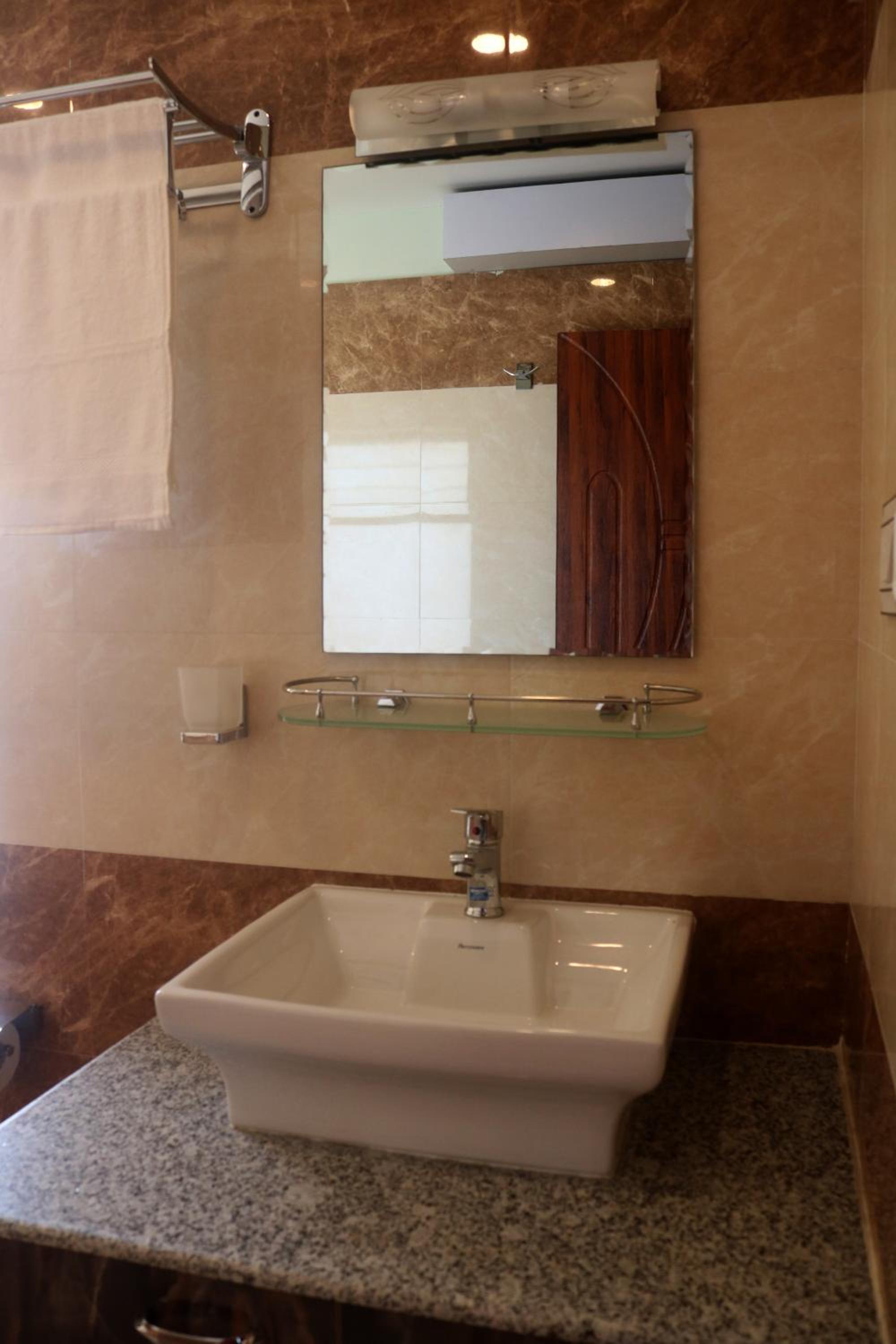 Deluxe Double or Twin Room with Balcony - Photo 11