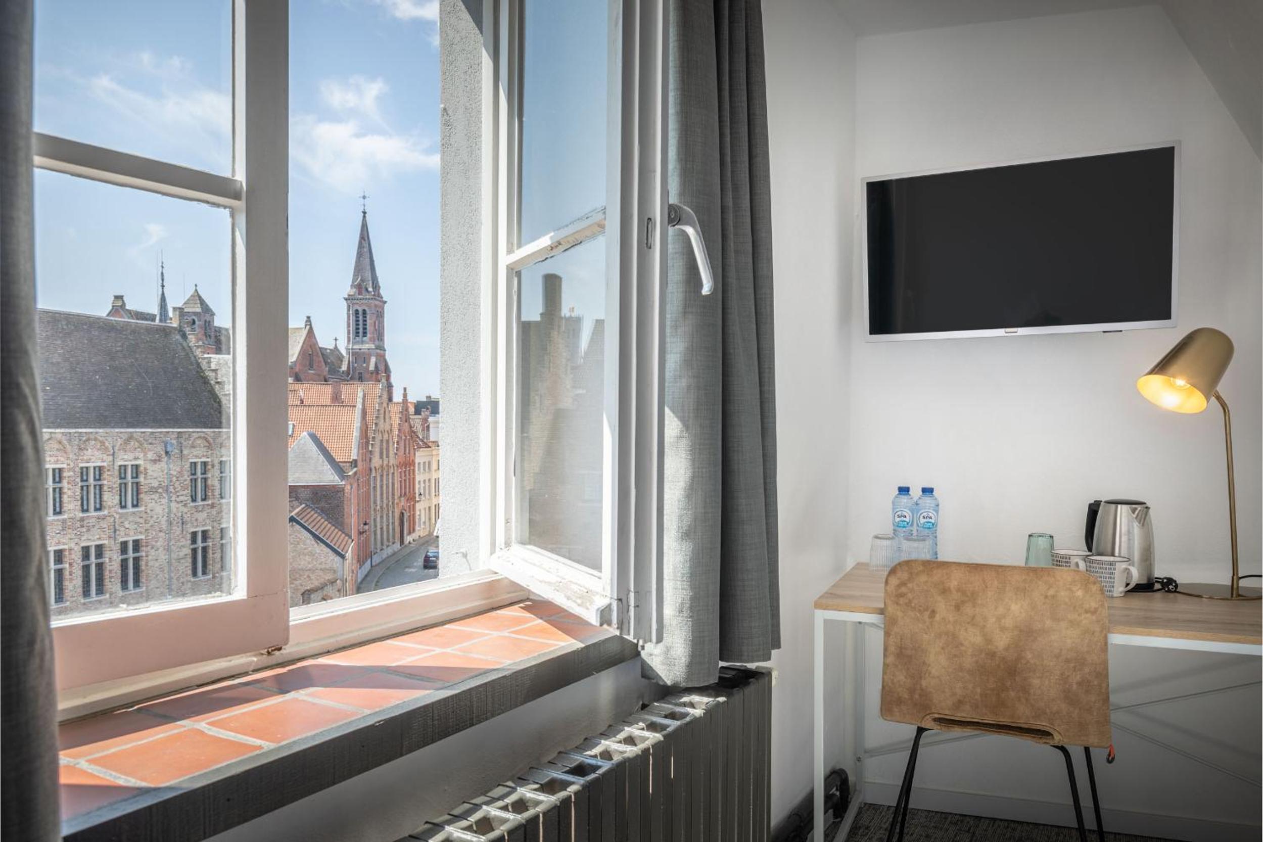 Triple Room with Canal View - Photo 5