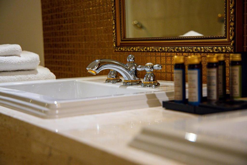 Deluxe Double Room with extra bed (2+2)  - Photo 19