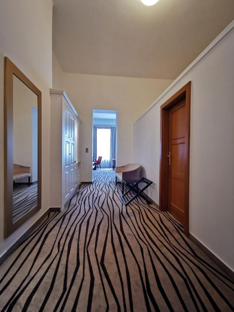 Deluxe Double Room with extra bed (2+2)  - Photo 4