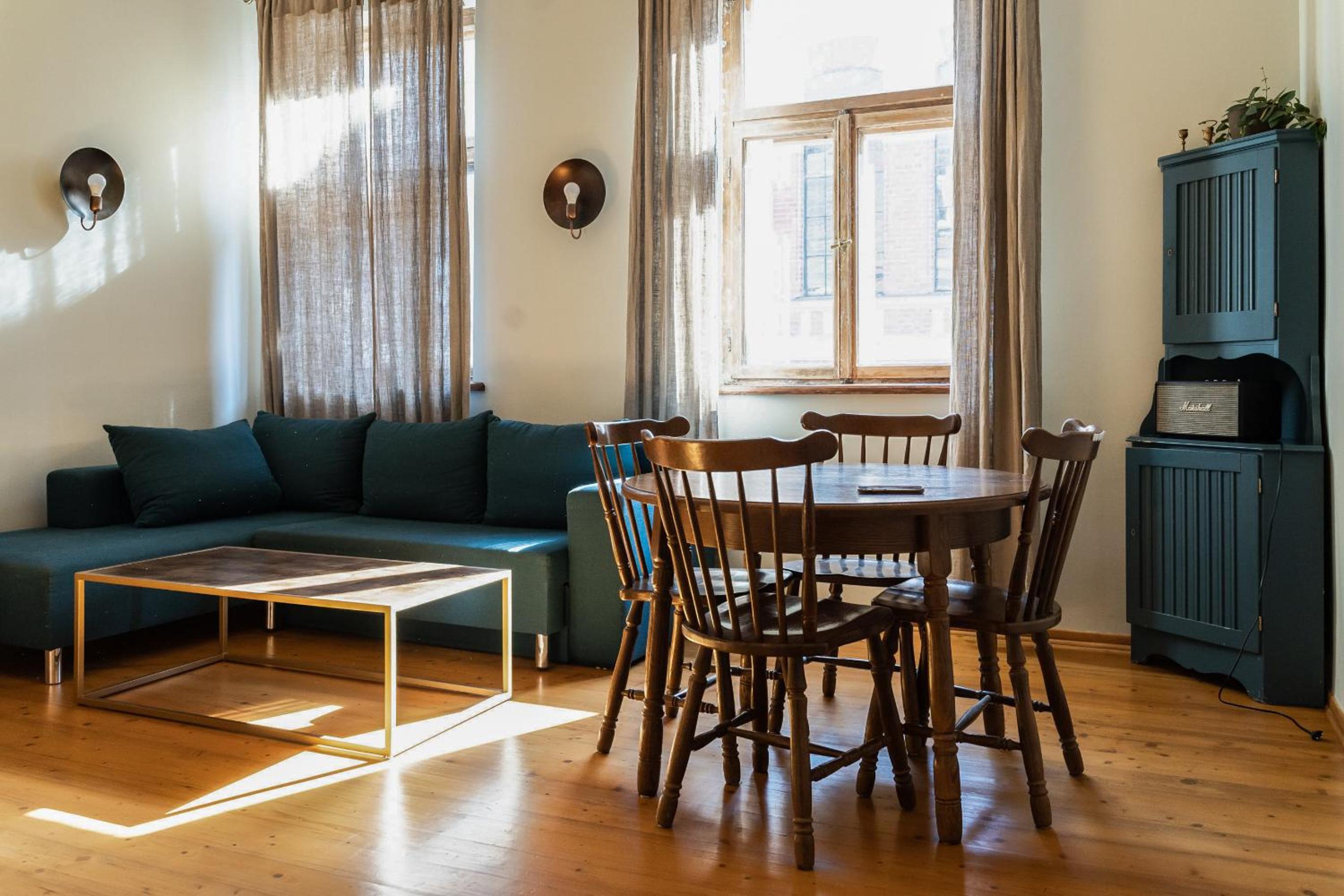 One-Bedroom Apartment - Photo 6