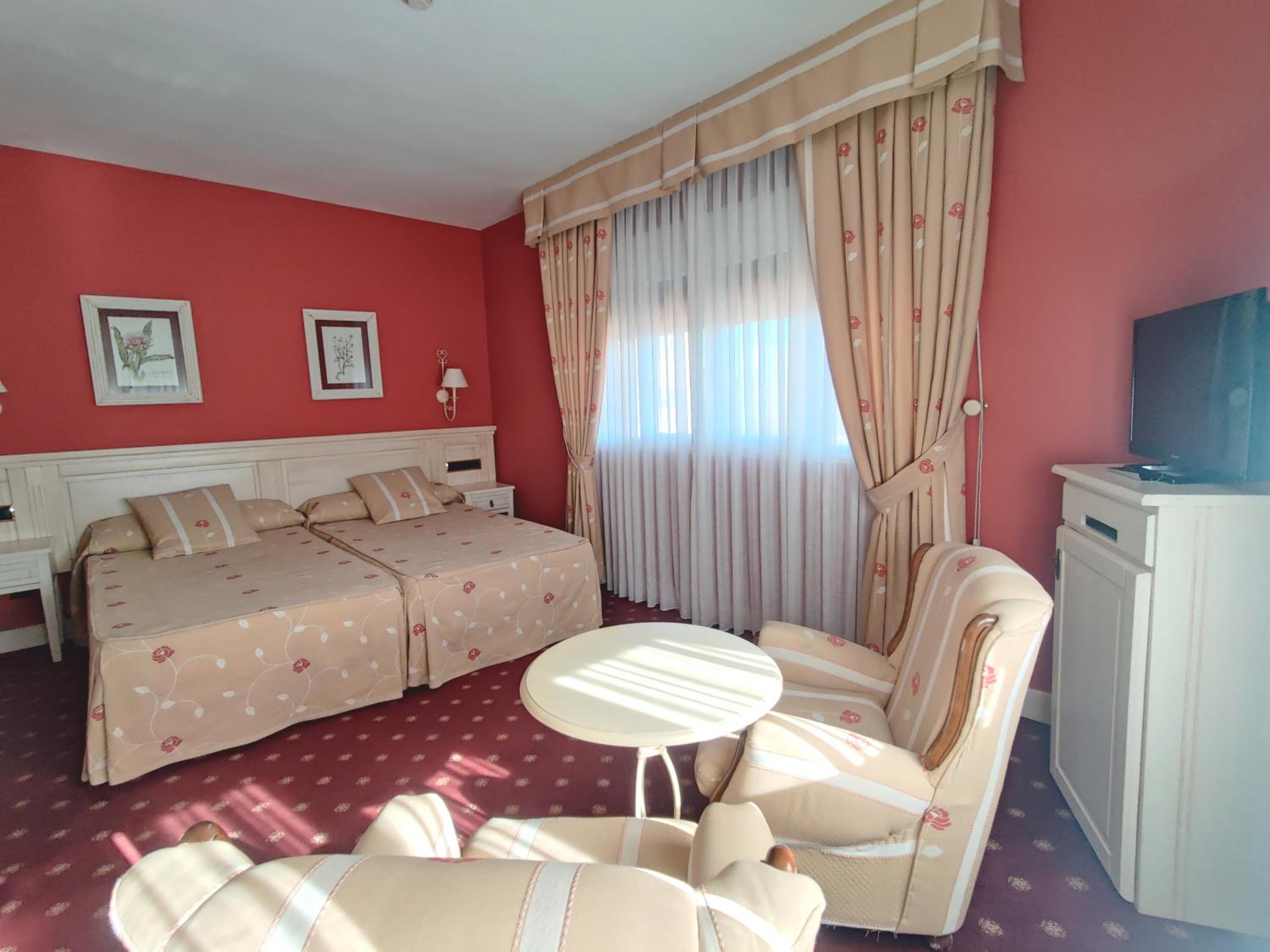 Double or Twin Room - Photo 3