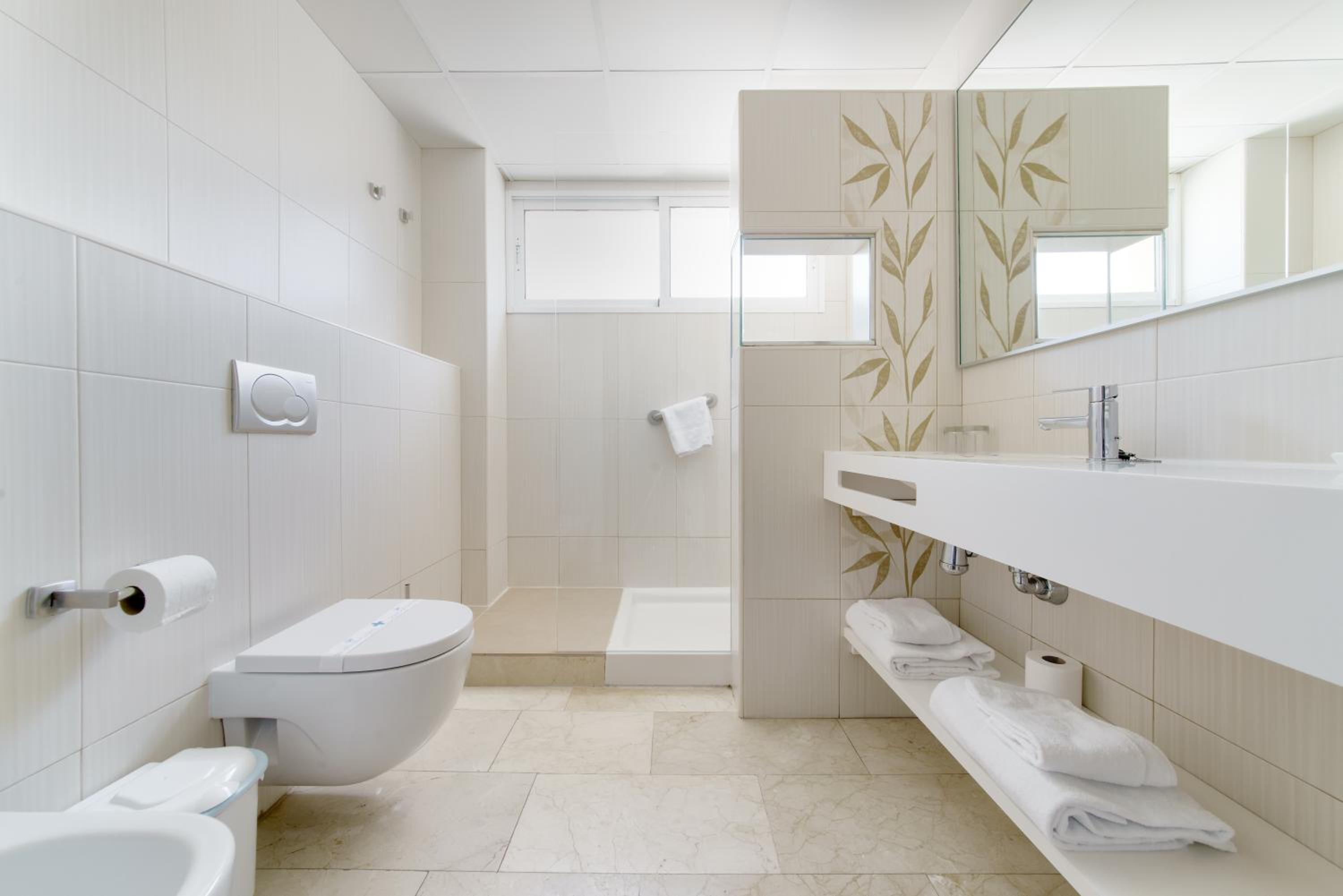Superior Double or Twin Room with Front Sea View - Photo 7