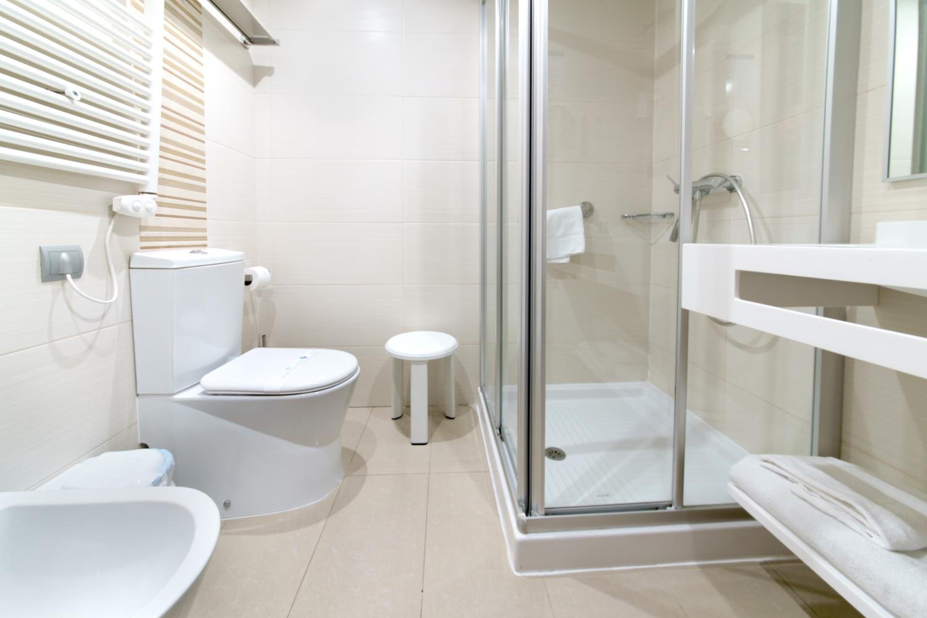 Superior Double or Twin Room with Front Sea View - Photo 8