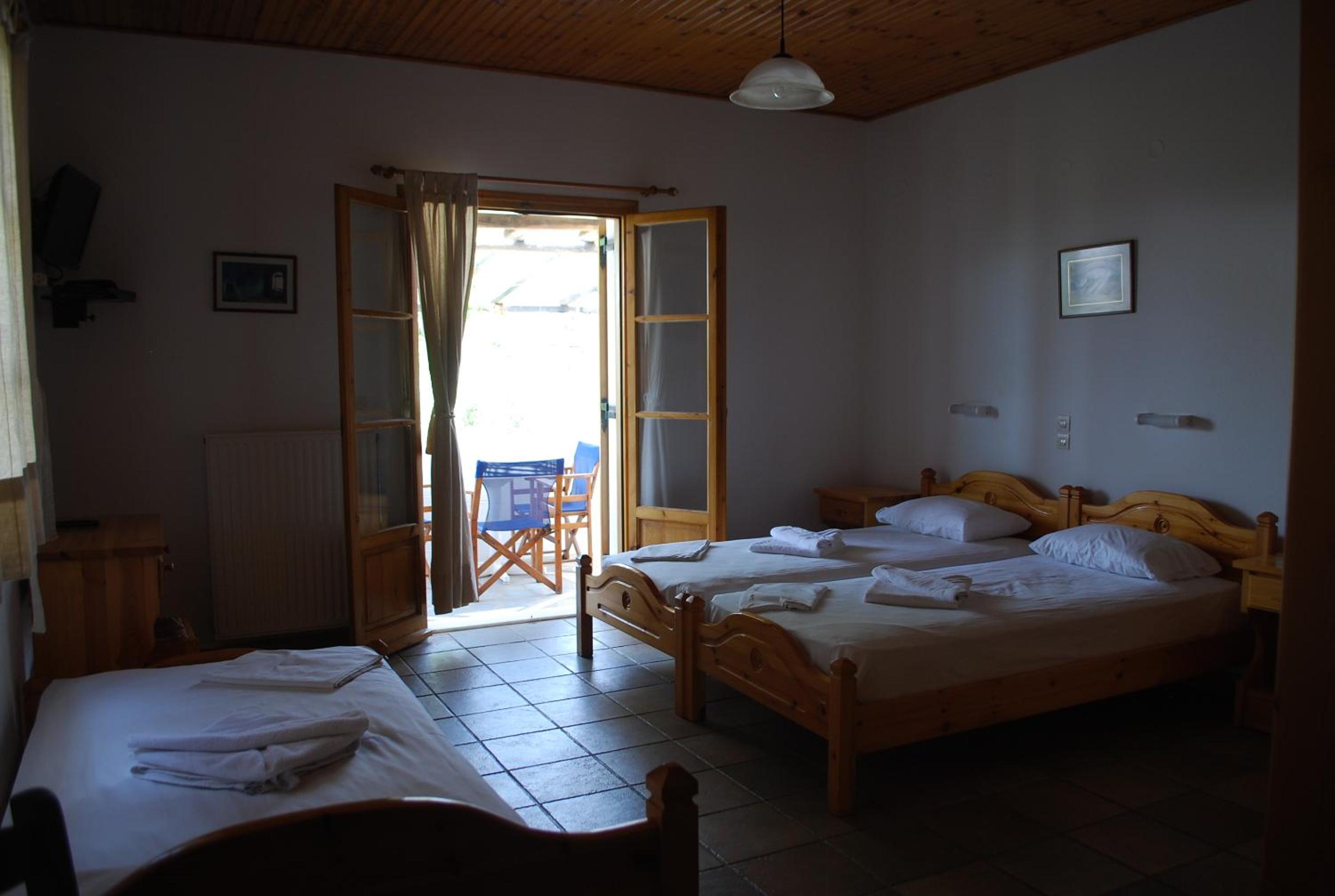 Studio (3 Adults)