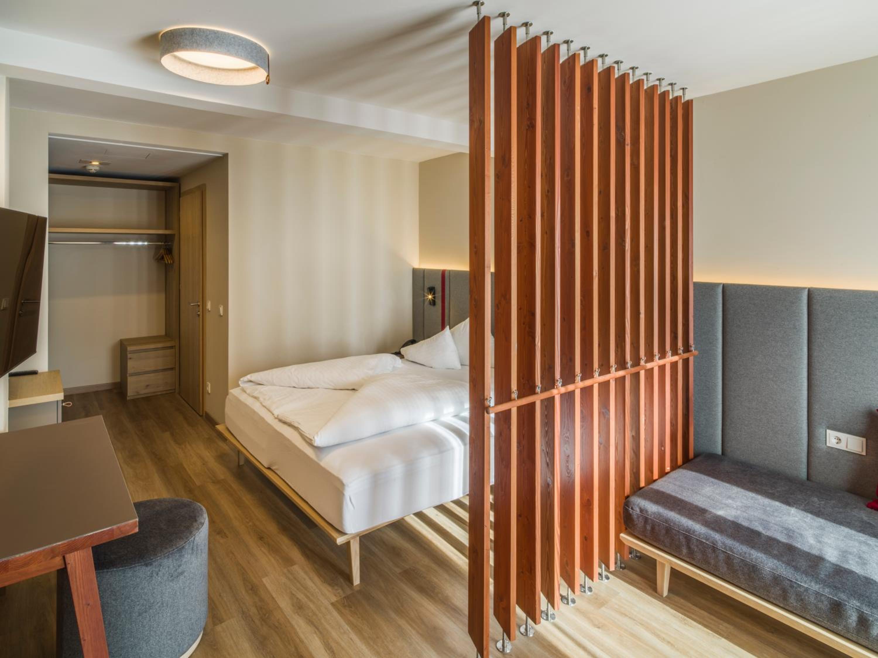 Deluxe Double Room with Balcony photo 3