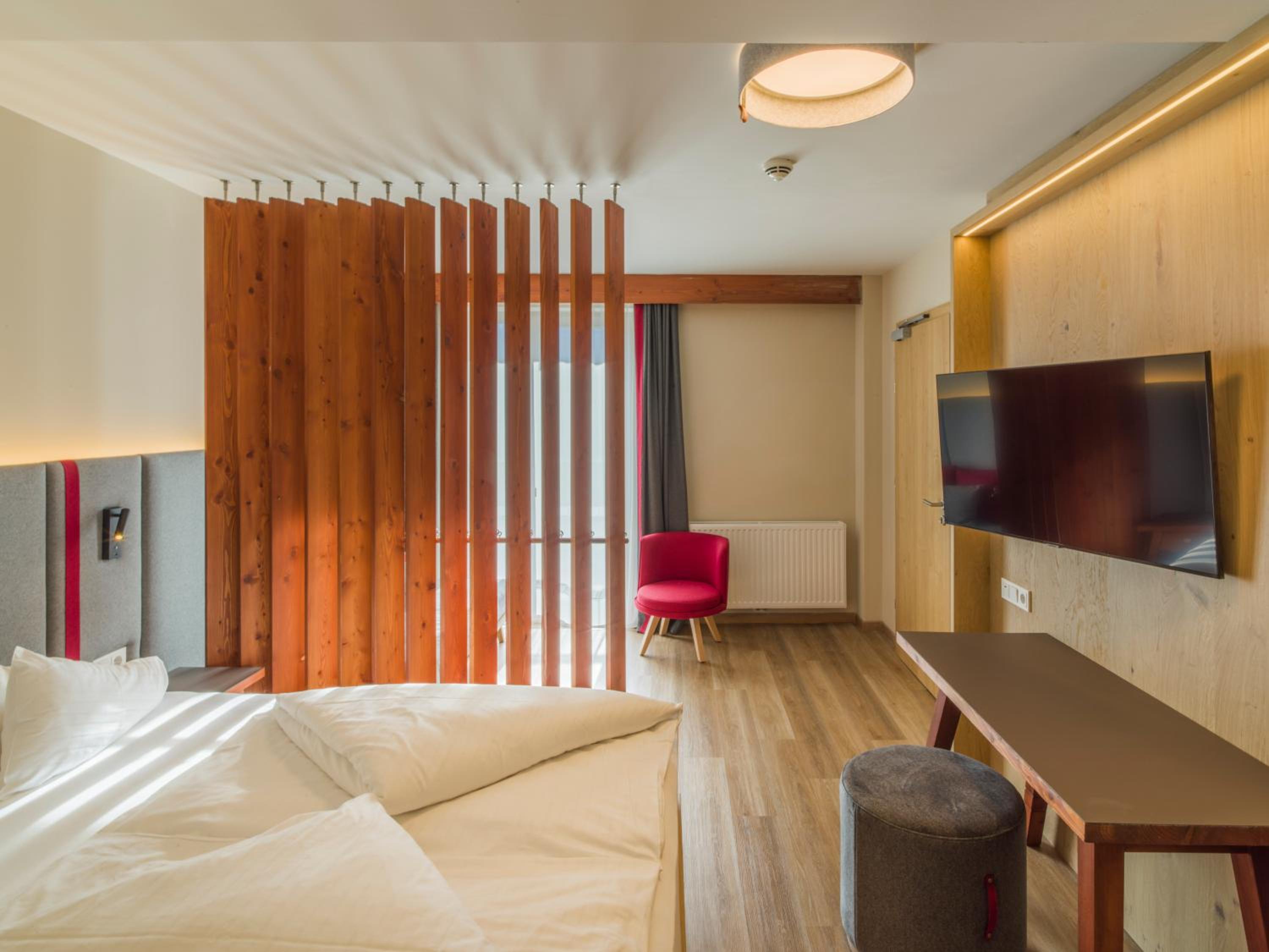 Deluxe Double Room with Balcony photo 2