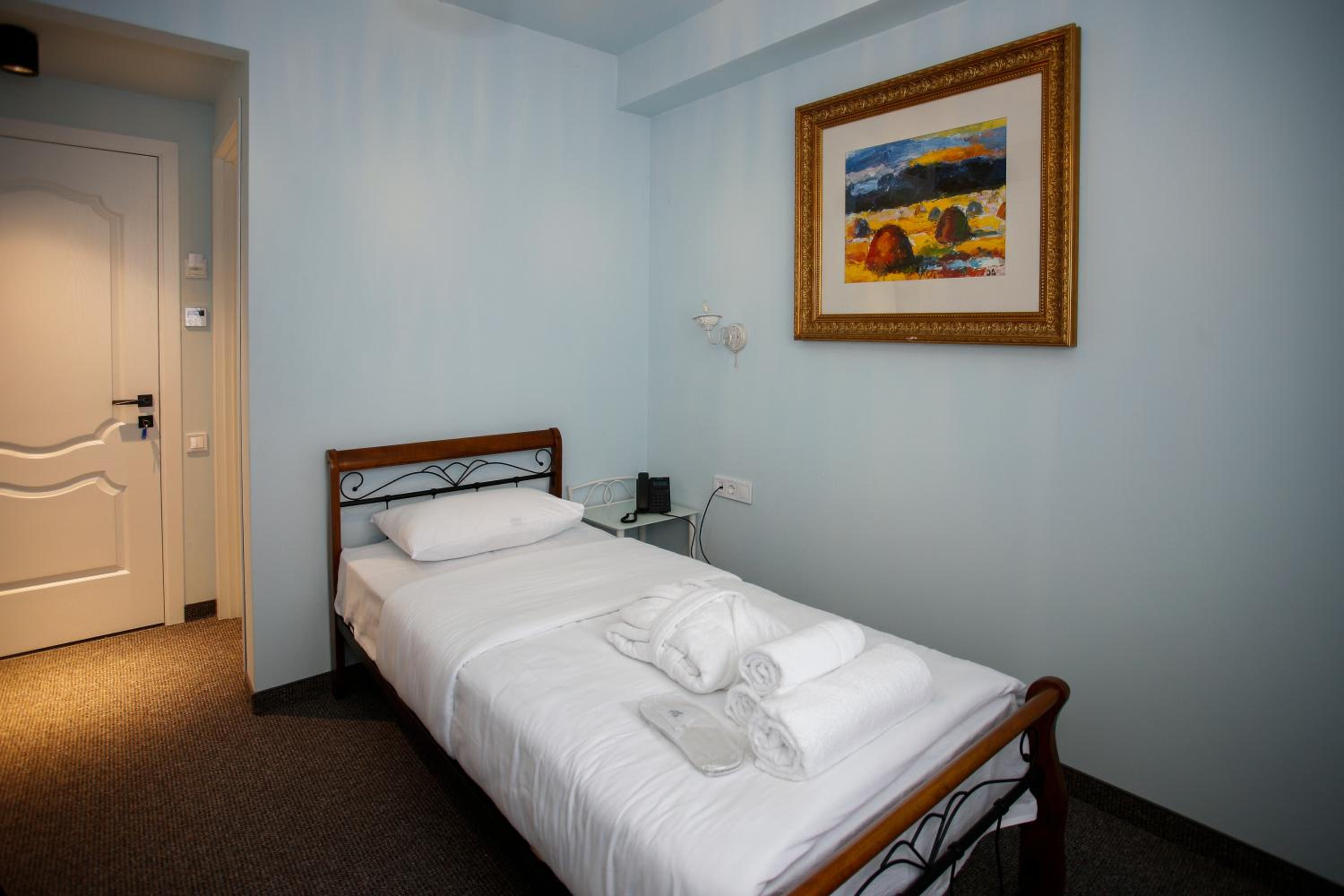 Single Room with Balcony photo 2