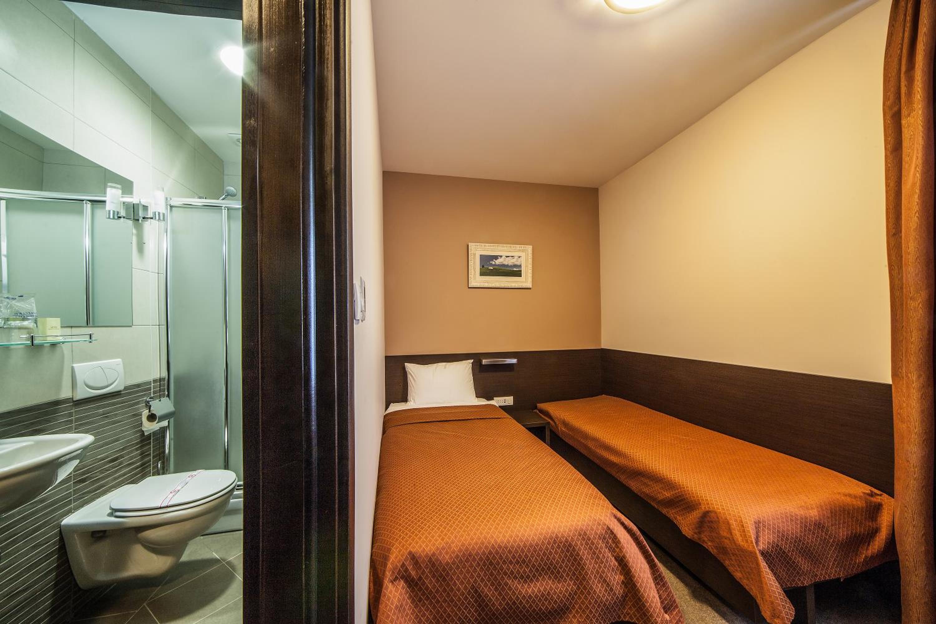 Single Room photo 2