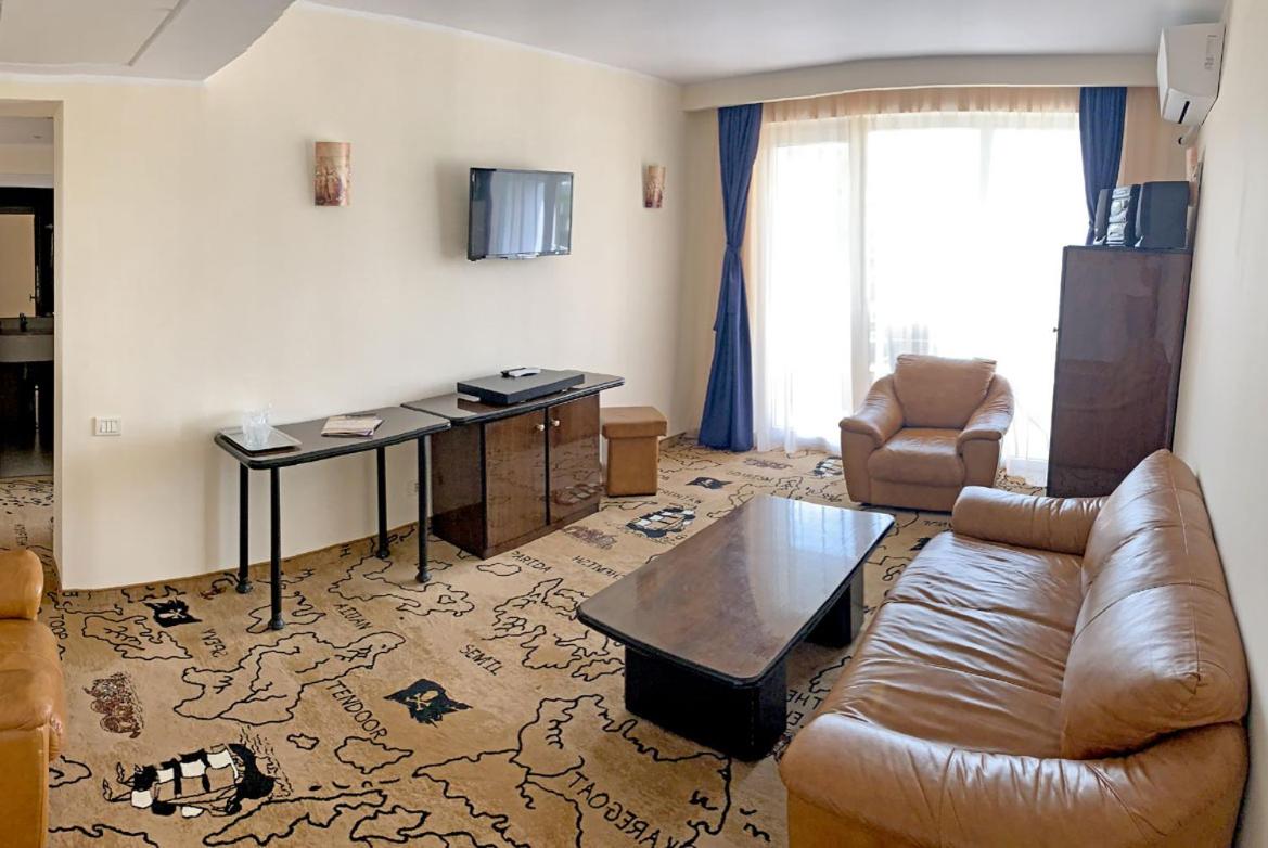 Family Suite with Balcony photo 3