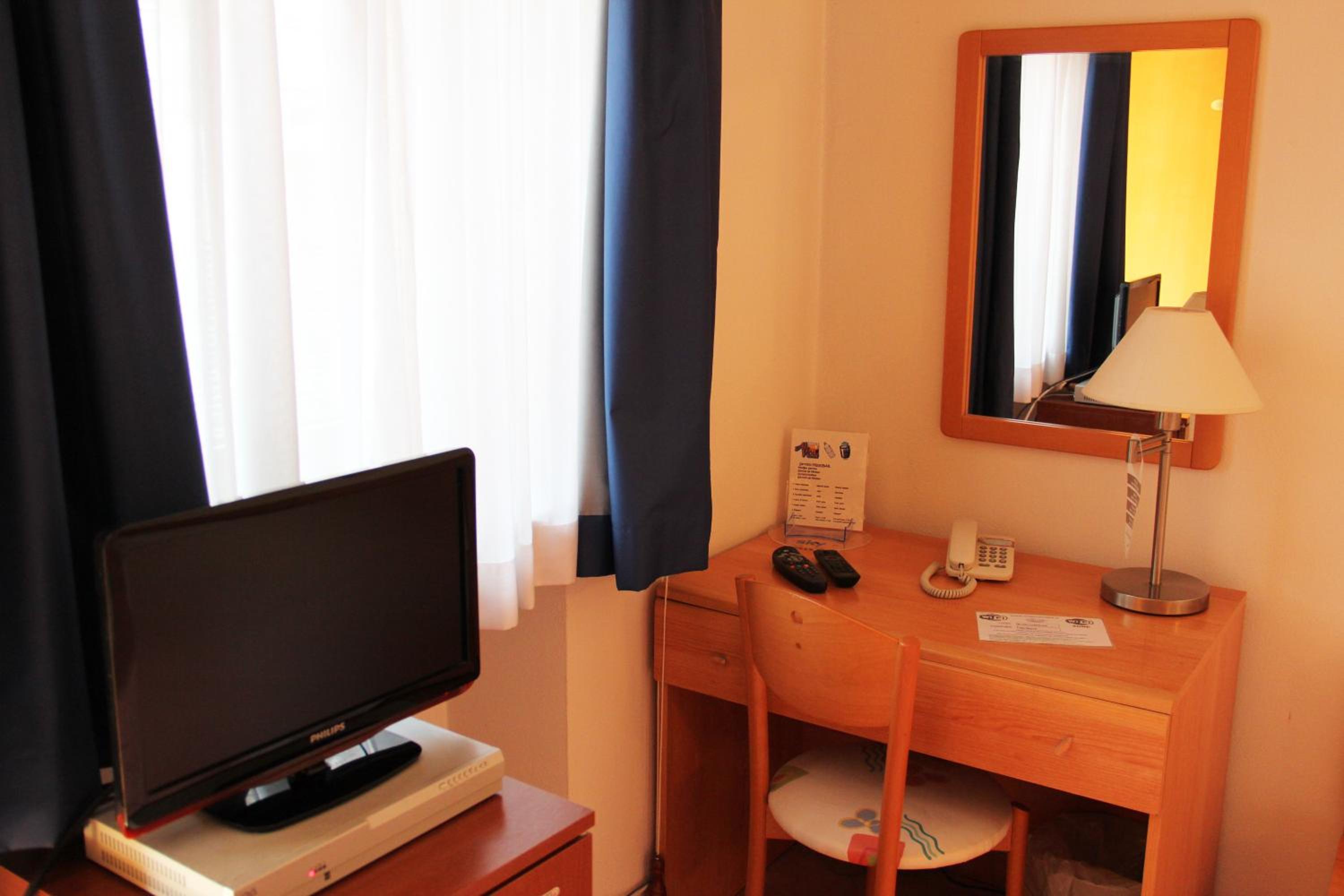 Double Room - Photo 35