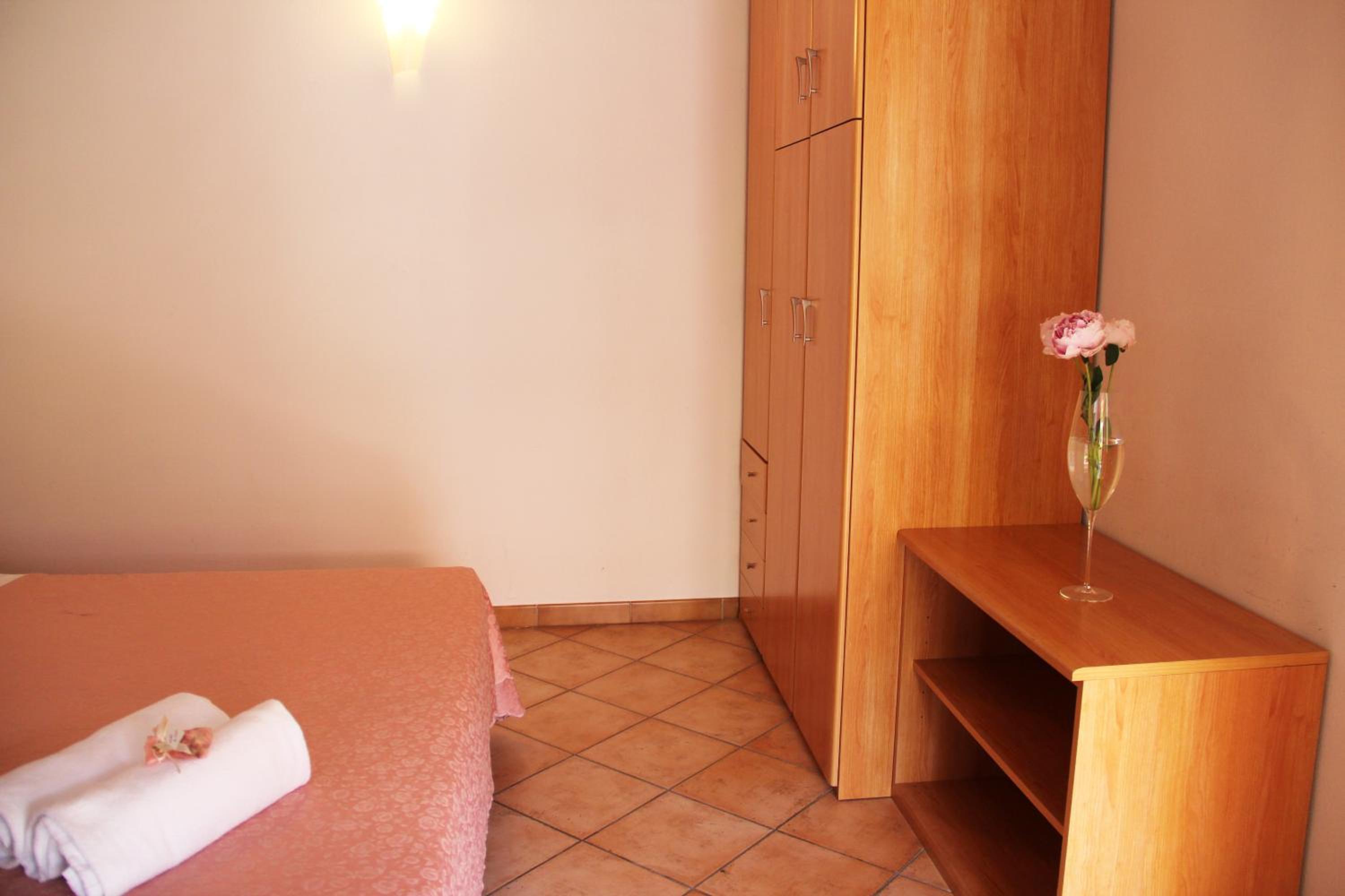Double Room - Photo 34