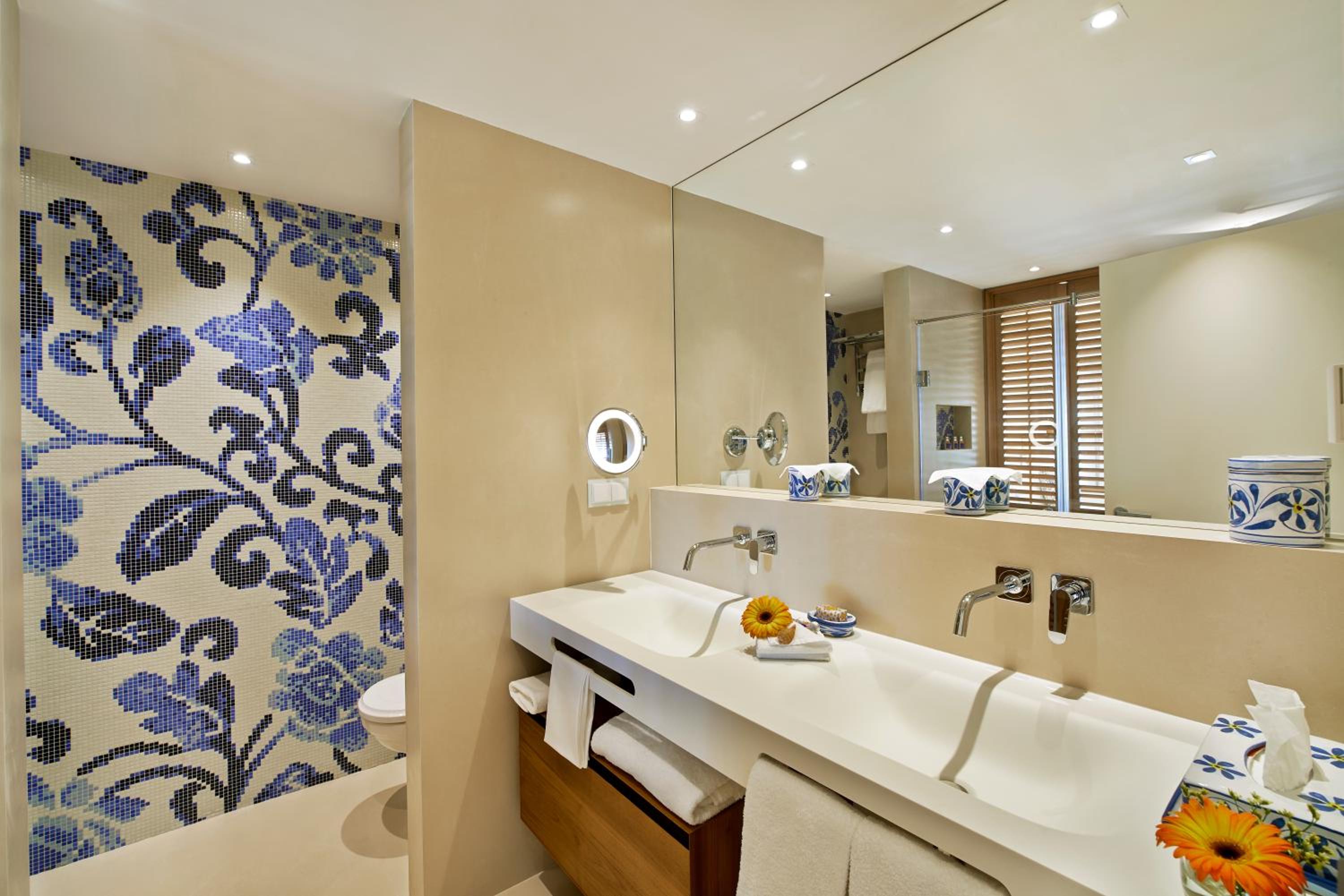 Deluxe Room - Photo 2