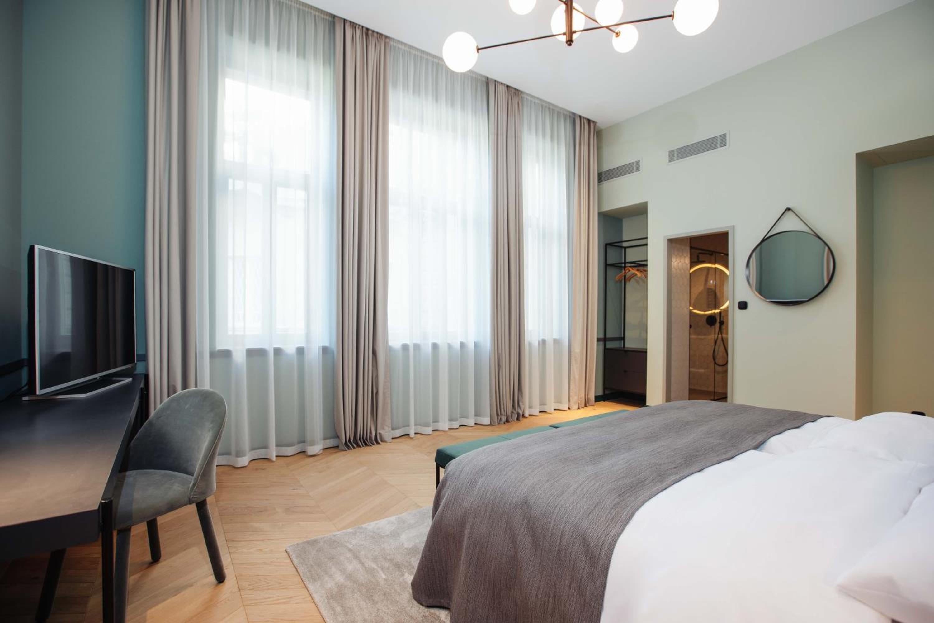Deluxe Twin Room - Photo 6